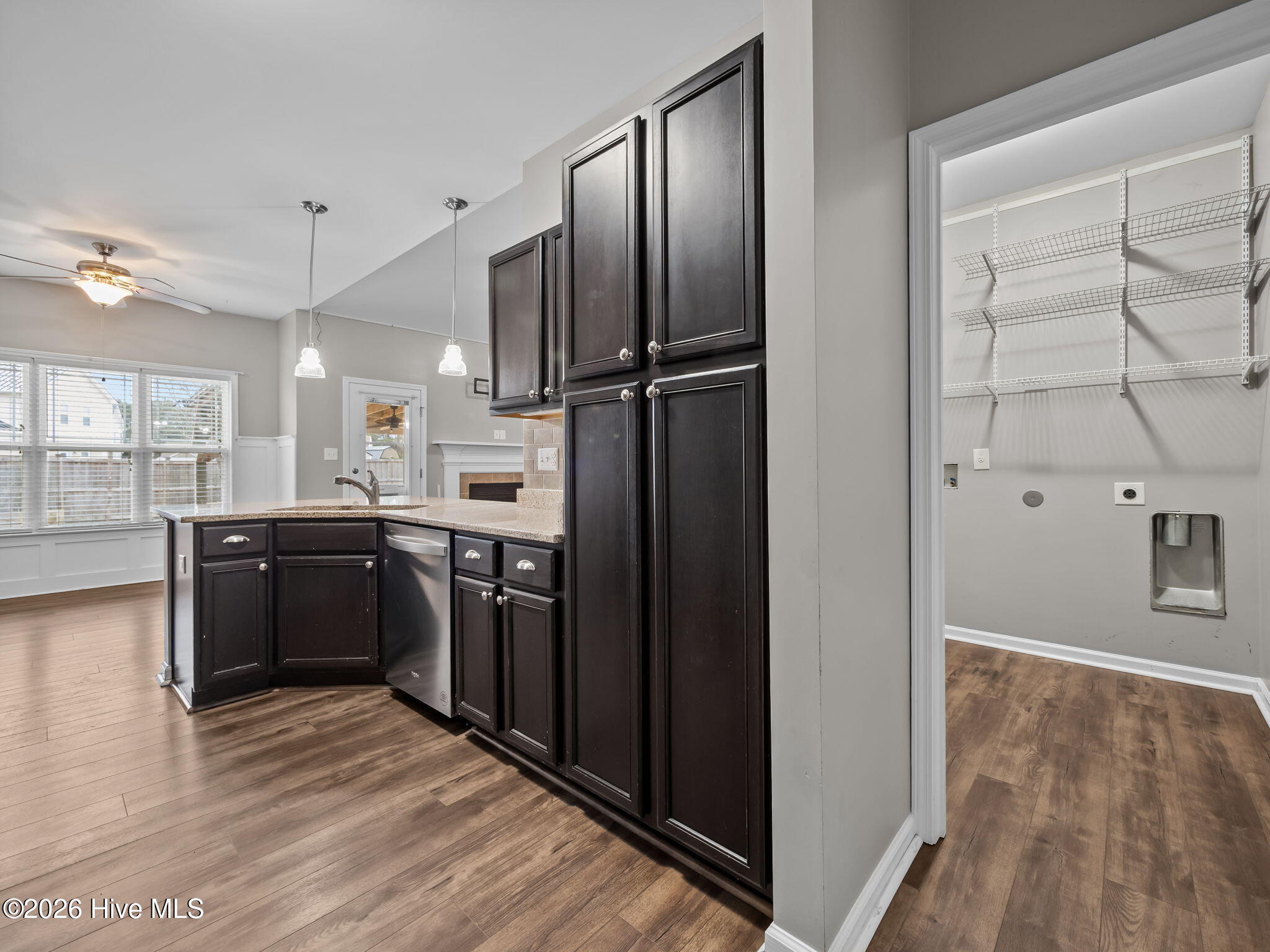 100552892 | Photo 15