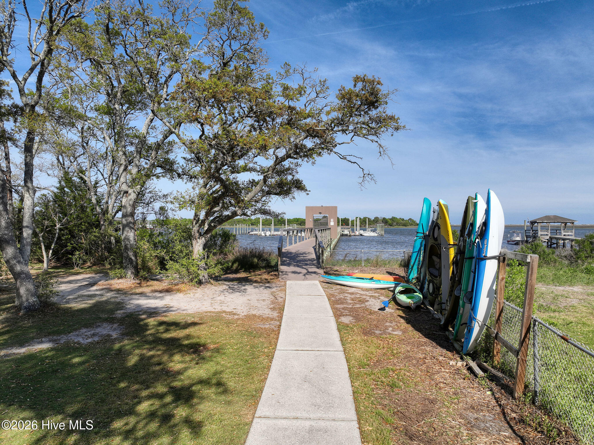 100567317 | Photo 78