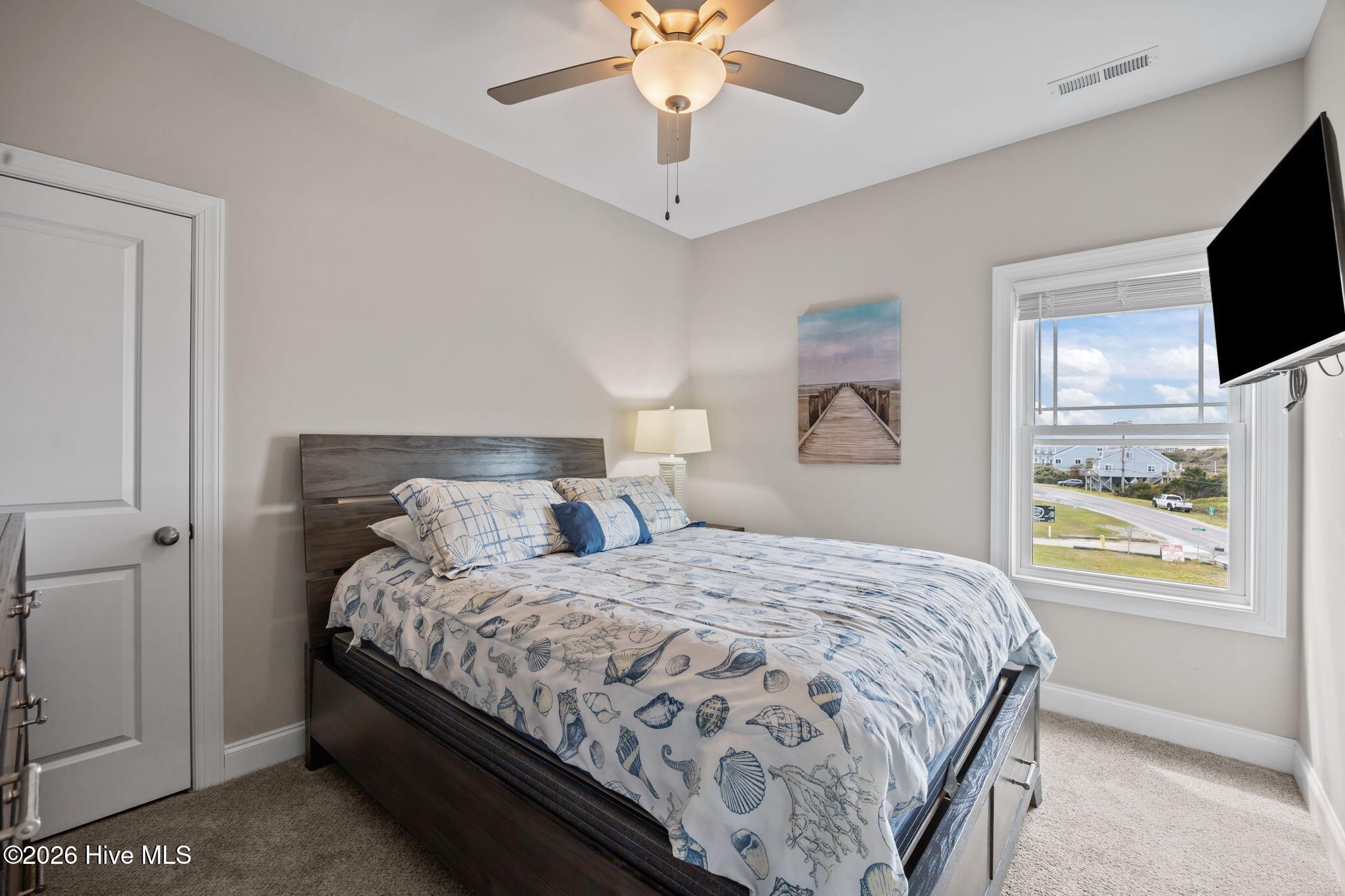 100565751 | Photo 38