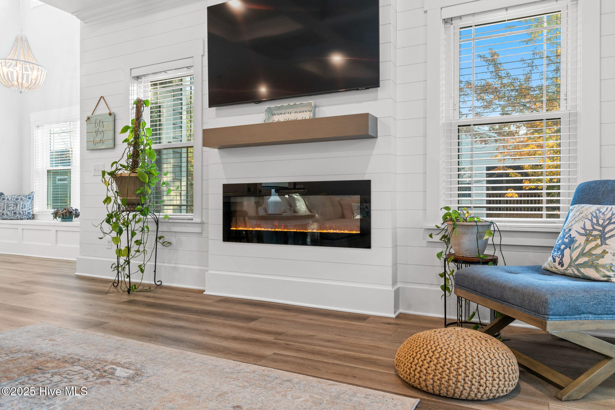 100542676 | Photo 15