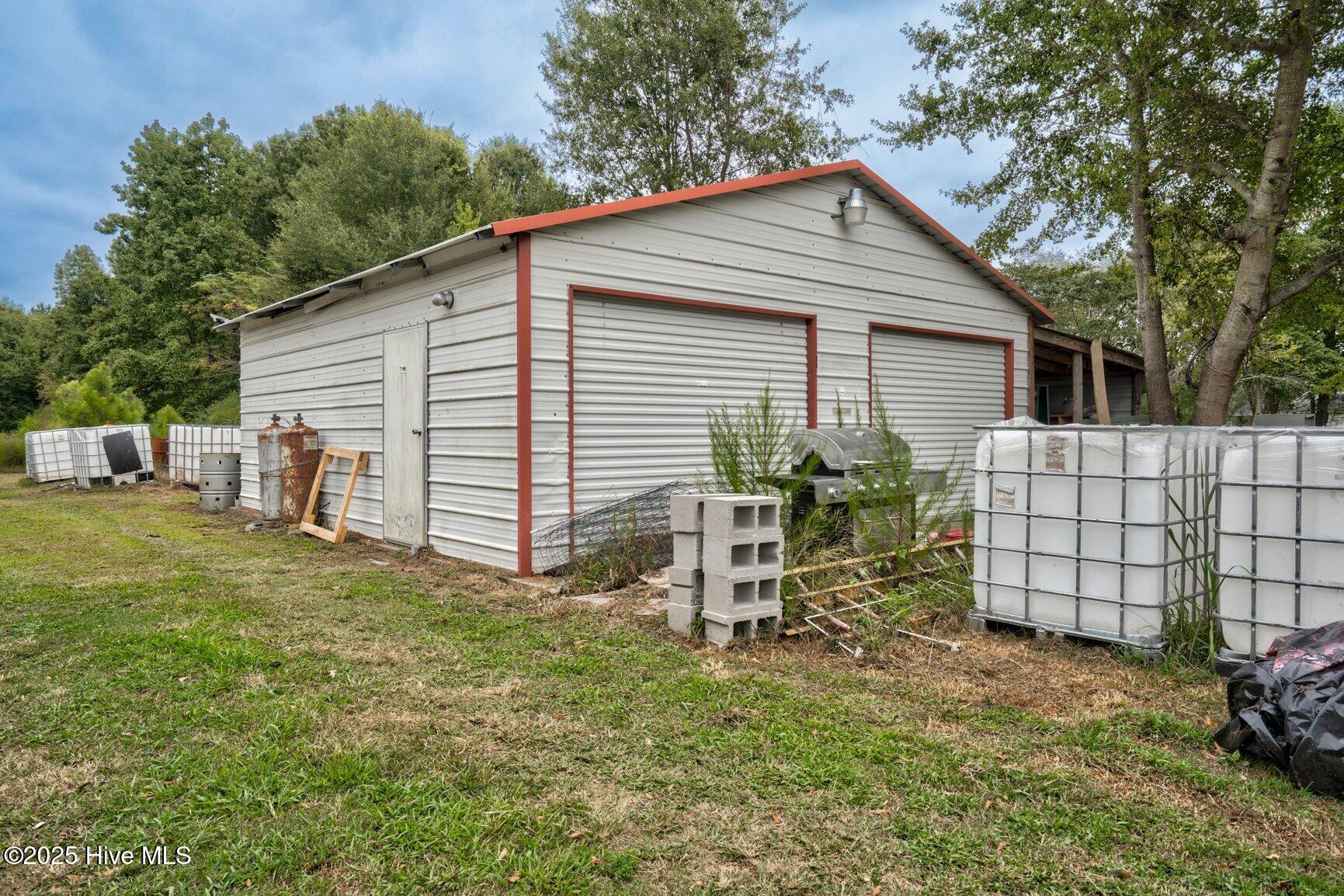 Detached Garage