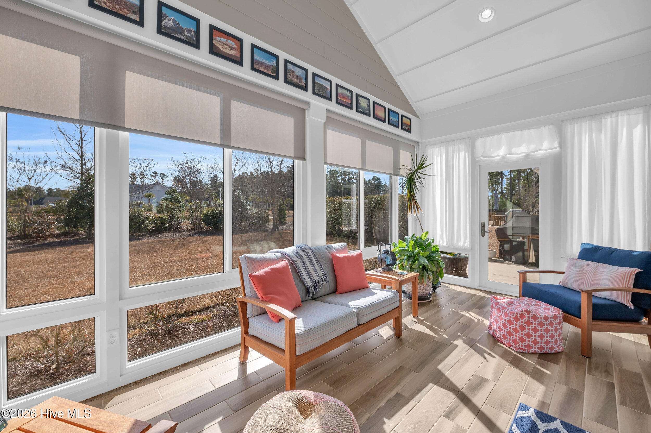 100550719 | Photo 42