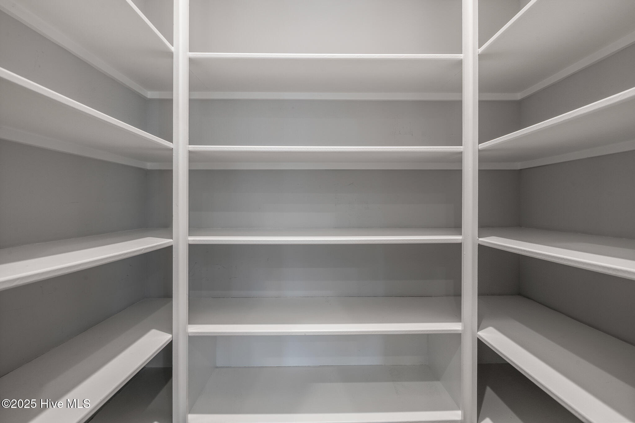 100540412 | Photo 31