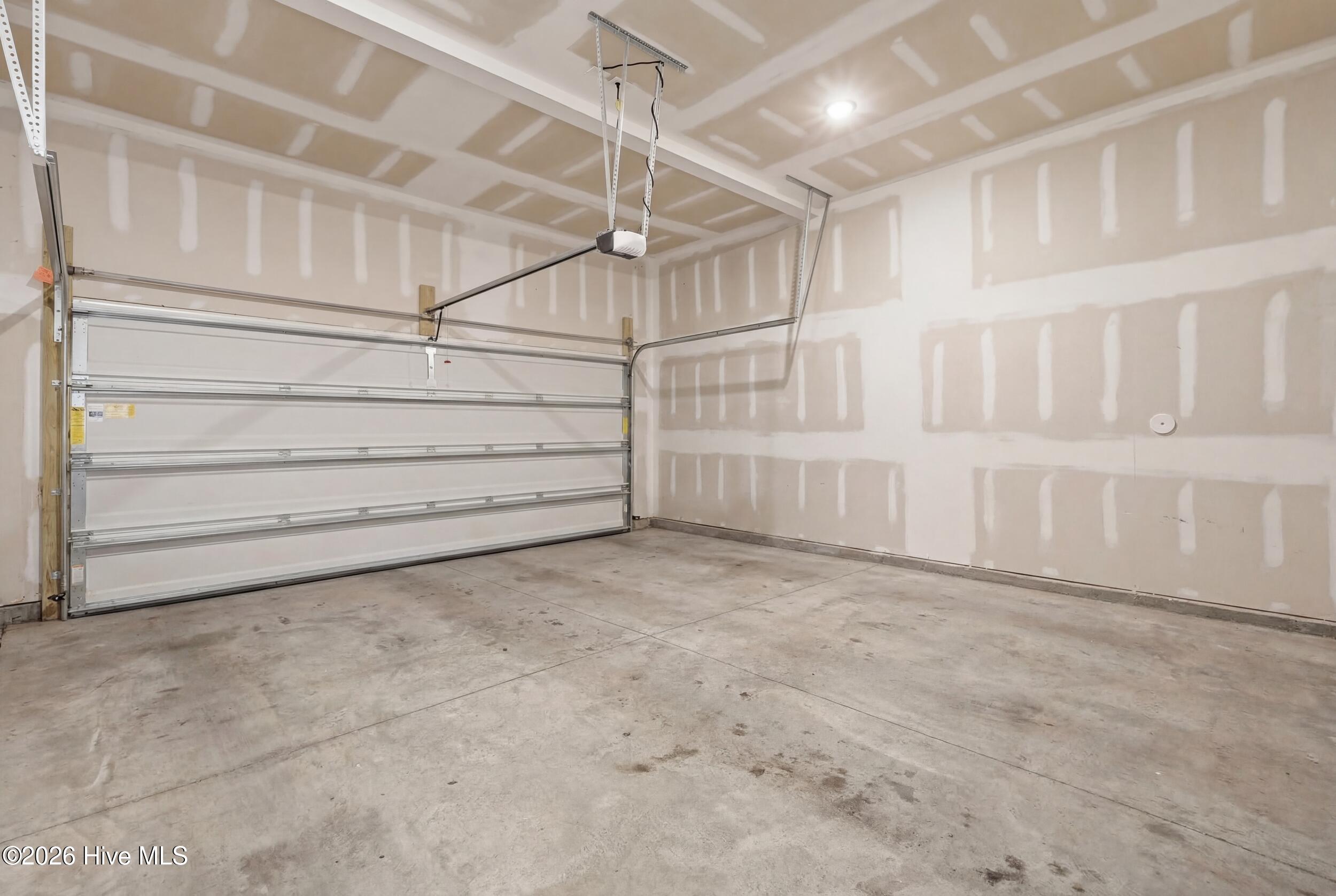 100559477 | Photo 20