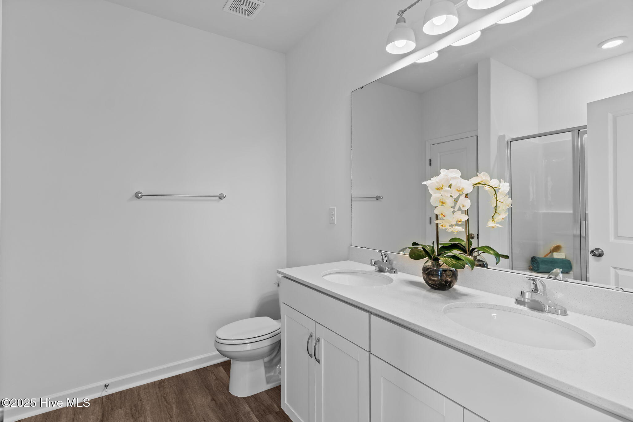 100515198 | Photo 30