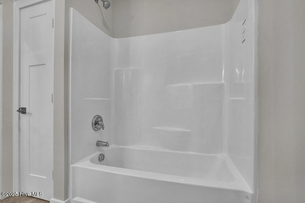 100509859 | Photo 28