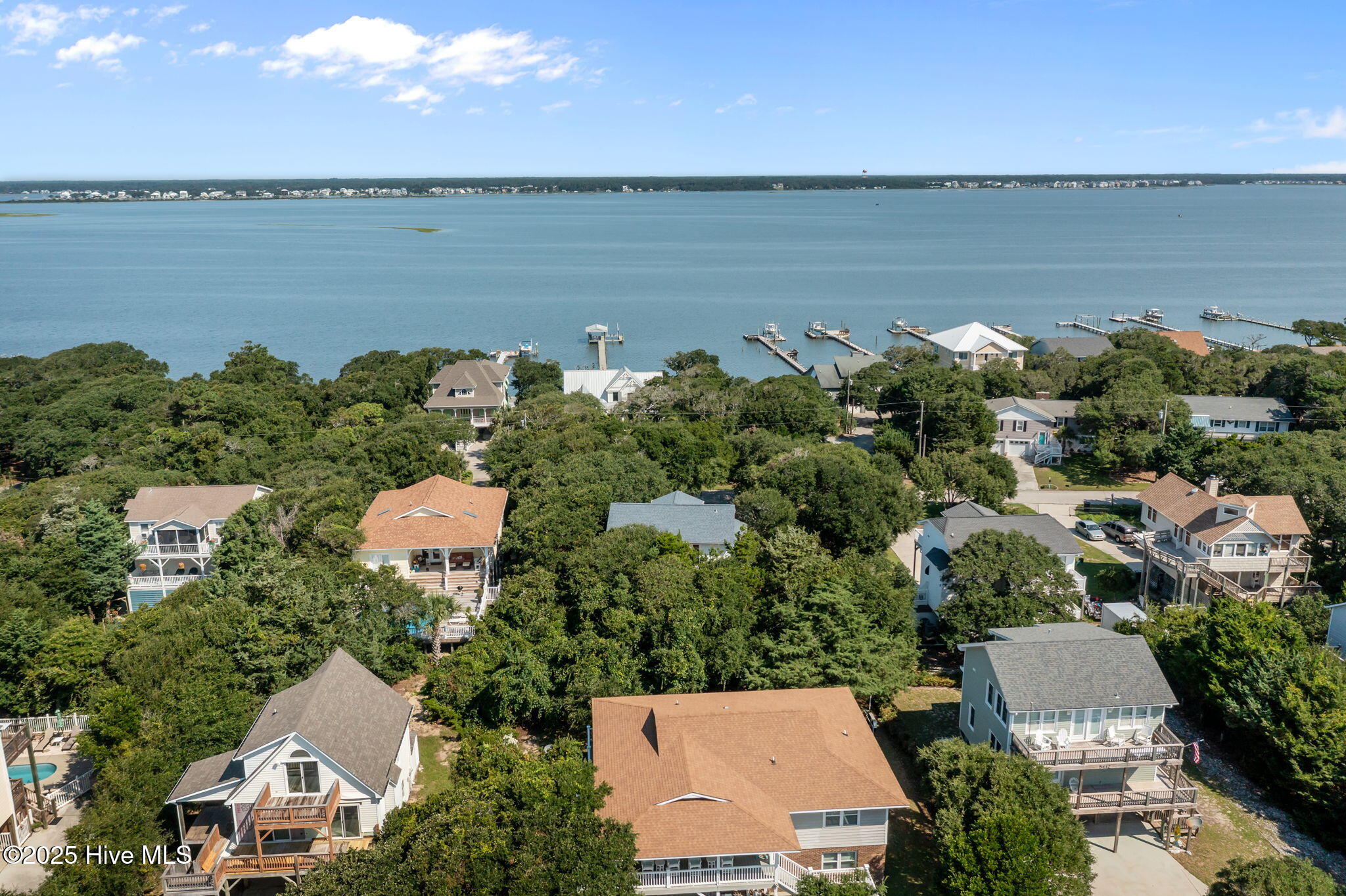 100530598 | Photo 10