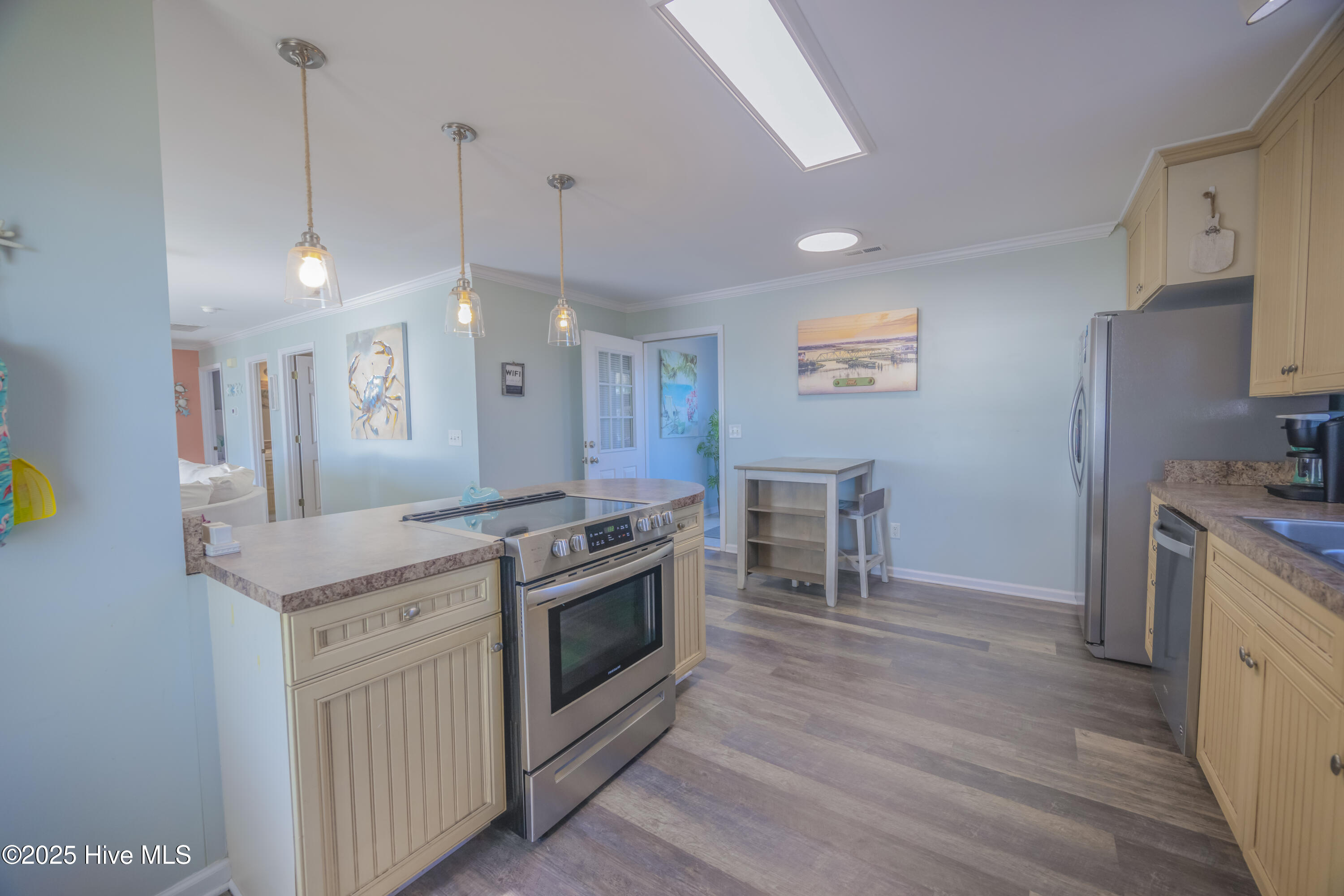 100482049 | Photo 17