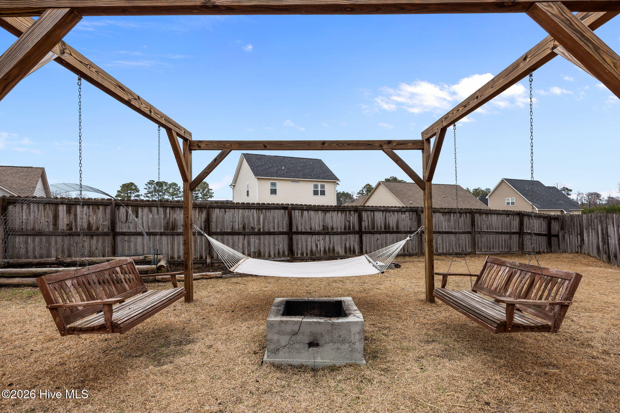 100558609 | Photo 35