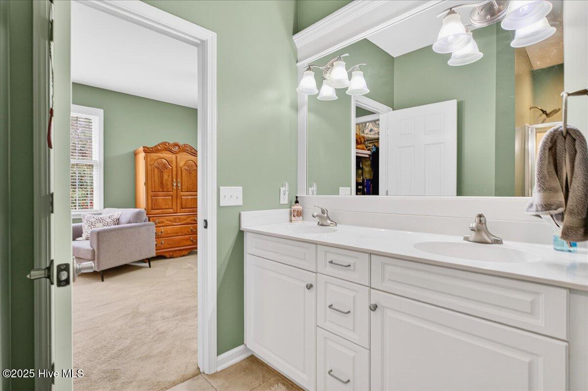 100534230 | Photo 37