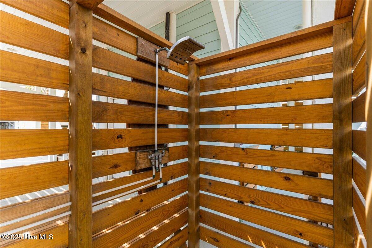 100556951 | Photo 48