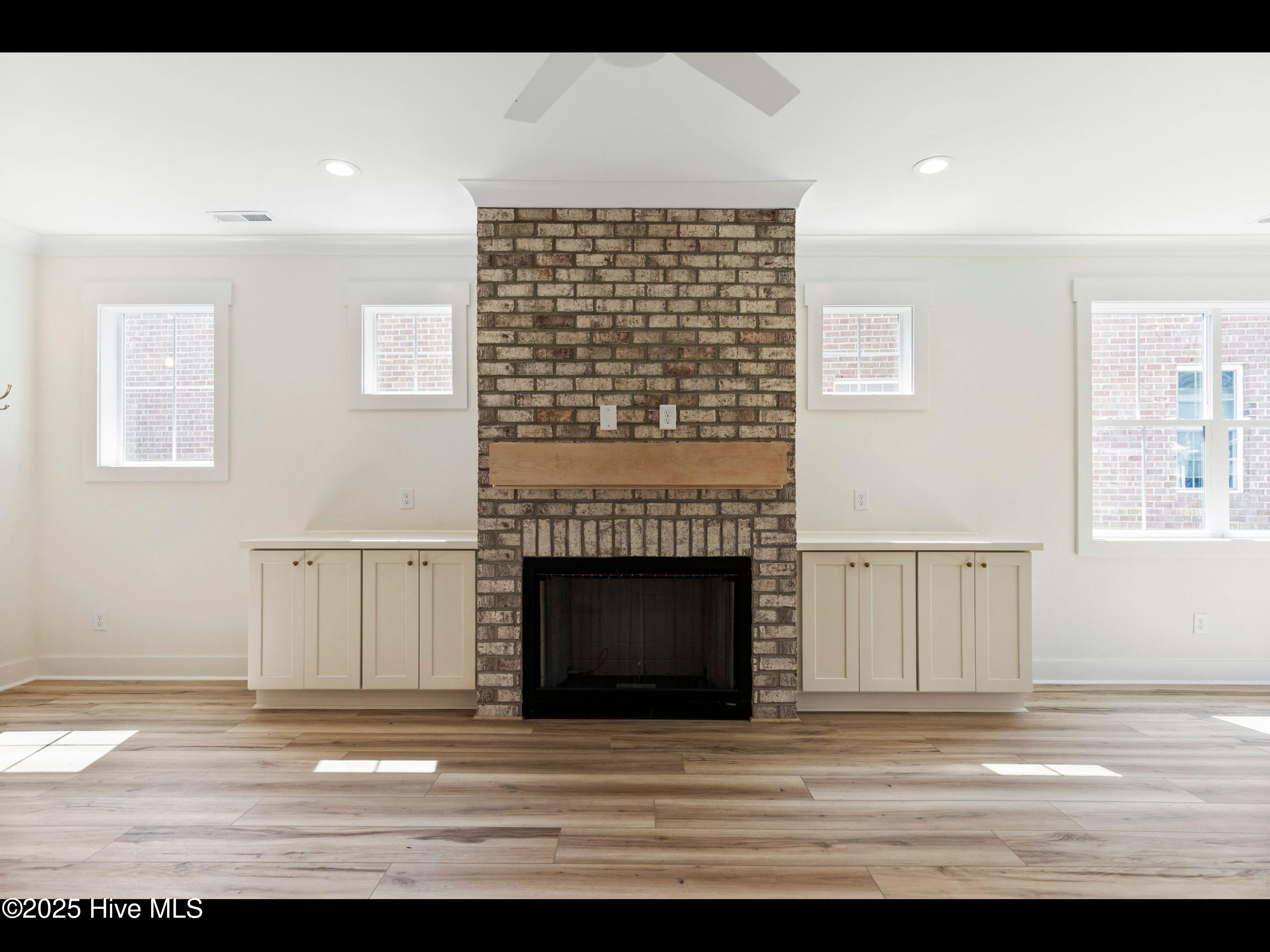 100490321 | Photo 10