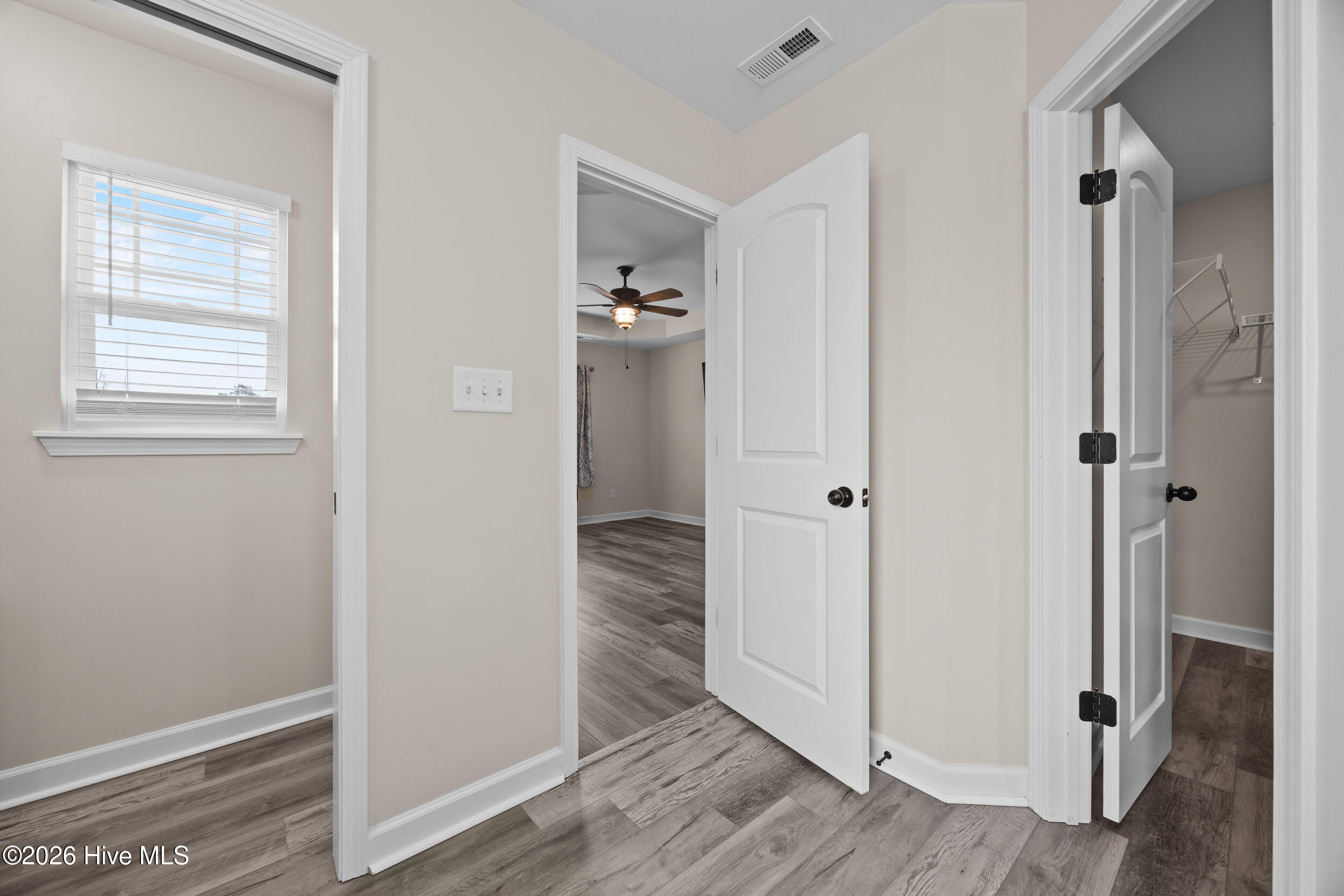 100556419 | Photo 32