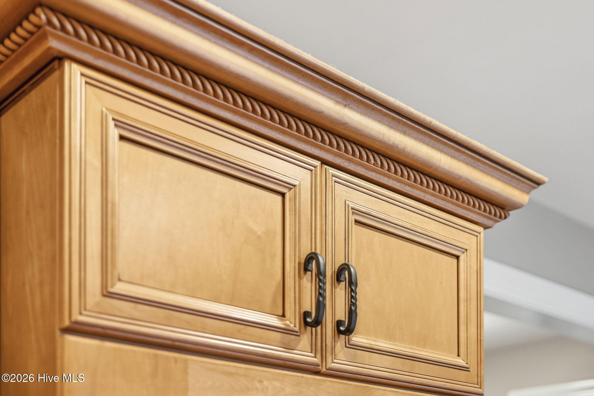 100561180 | Photo 26