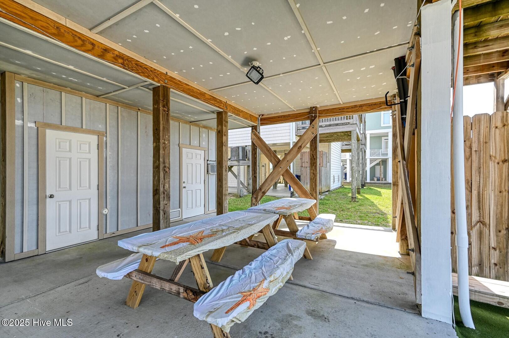 100496177 | Photo 49