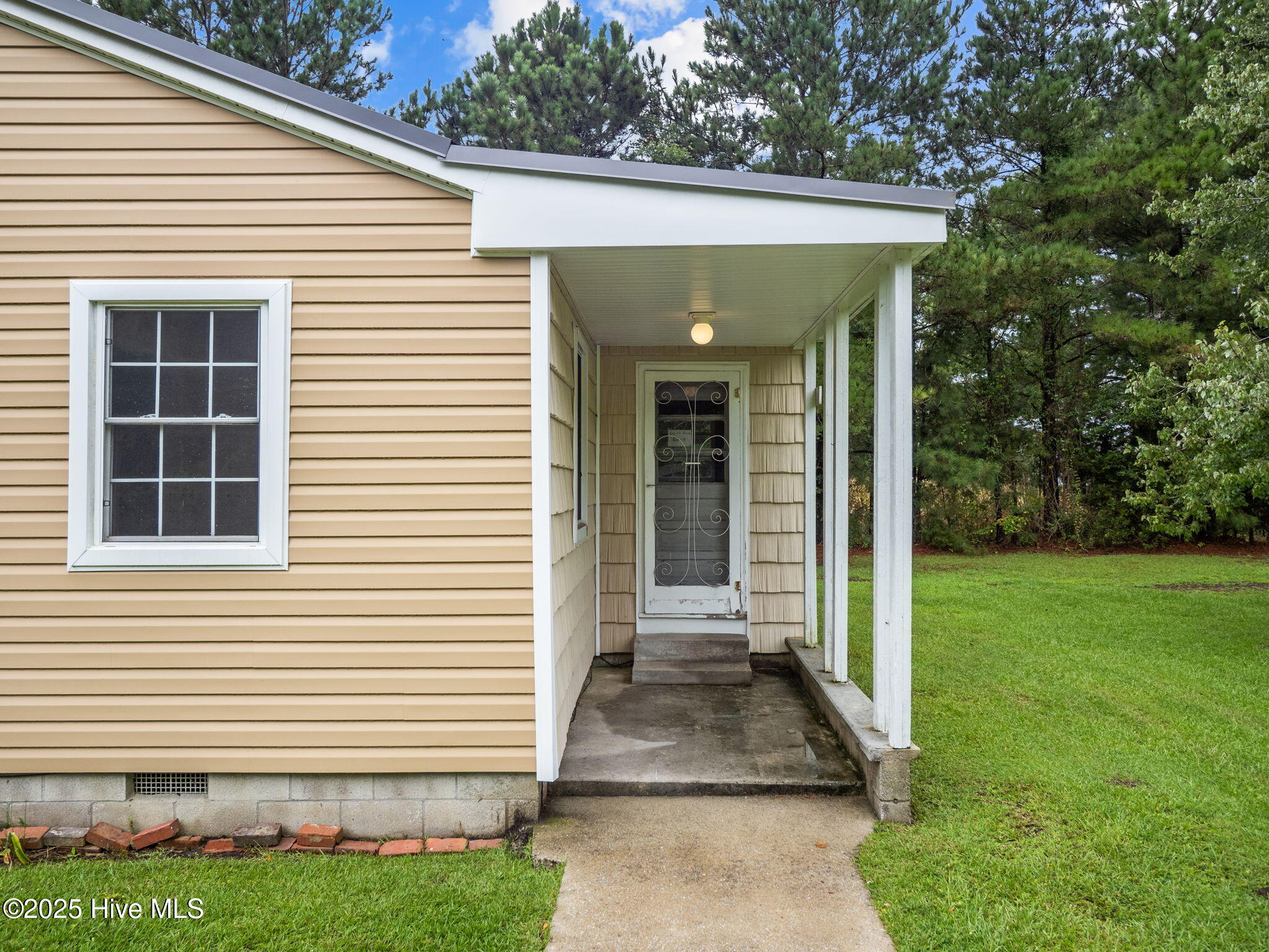 100548844 | Photo 23