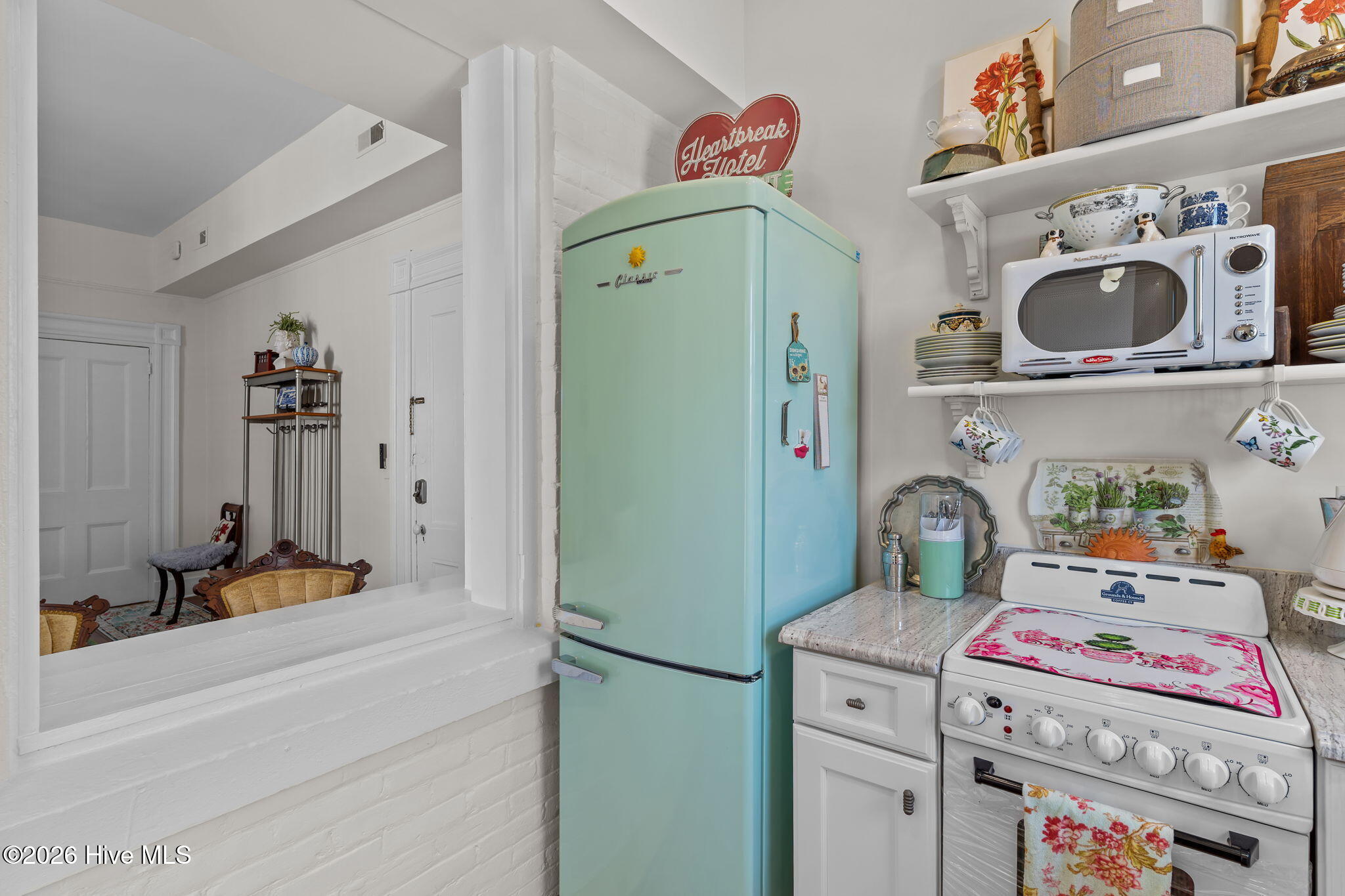 100552895 | Photo 16