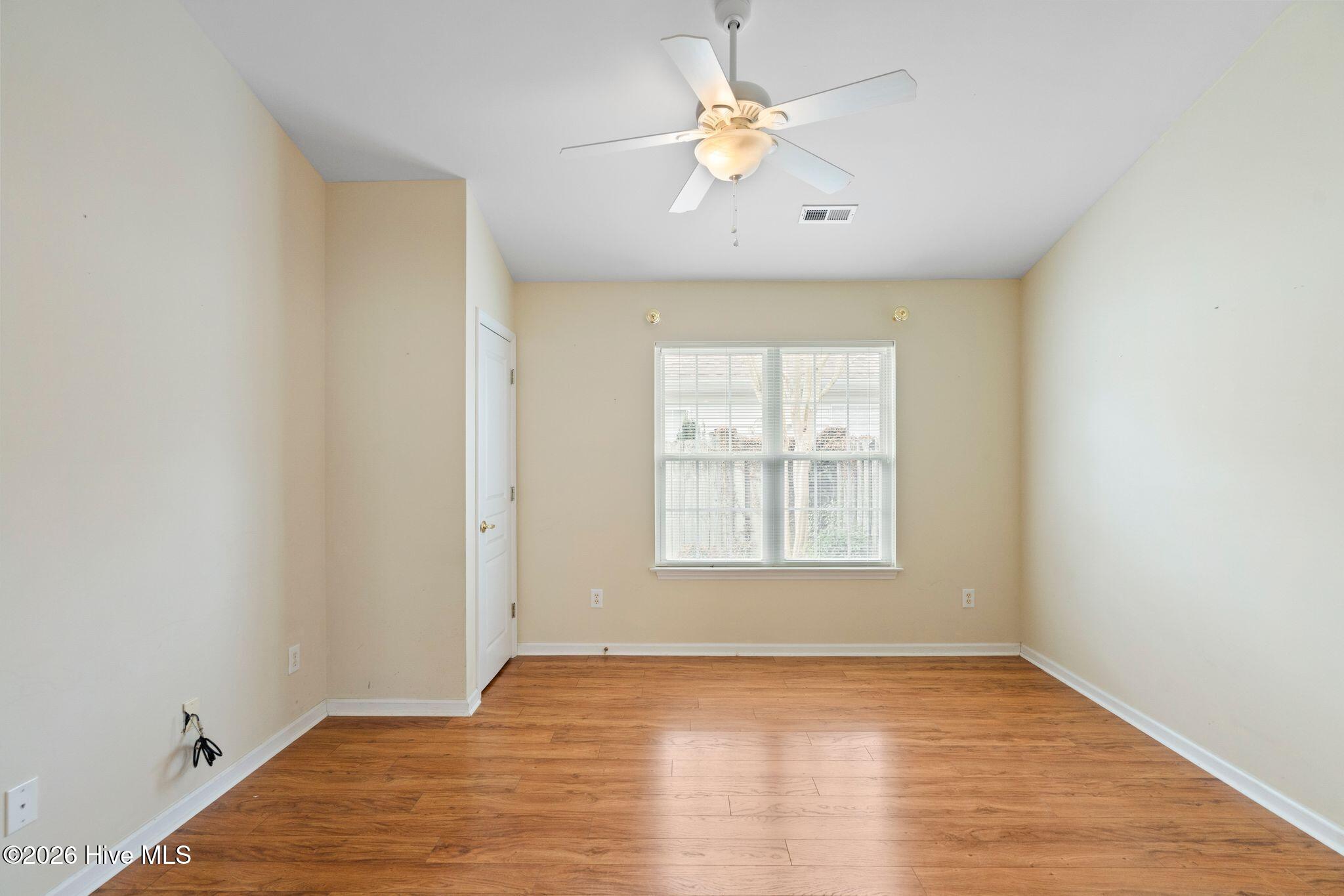 100558040 | Photo 33