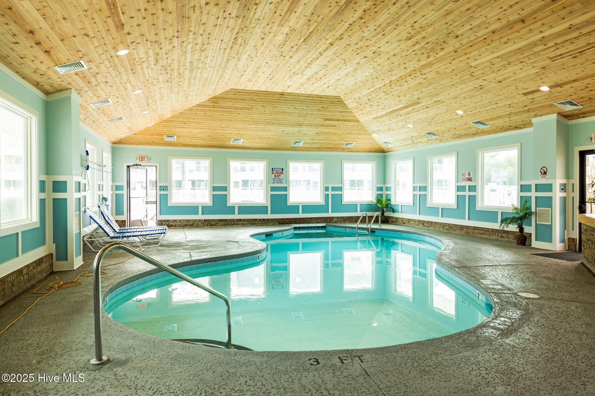 100517444 | Photo 32