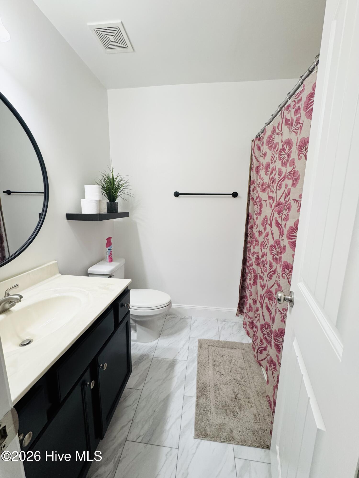 100560900 | Photo 14