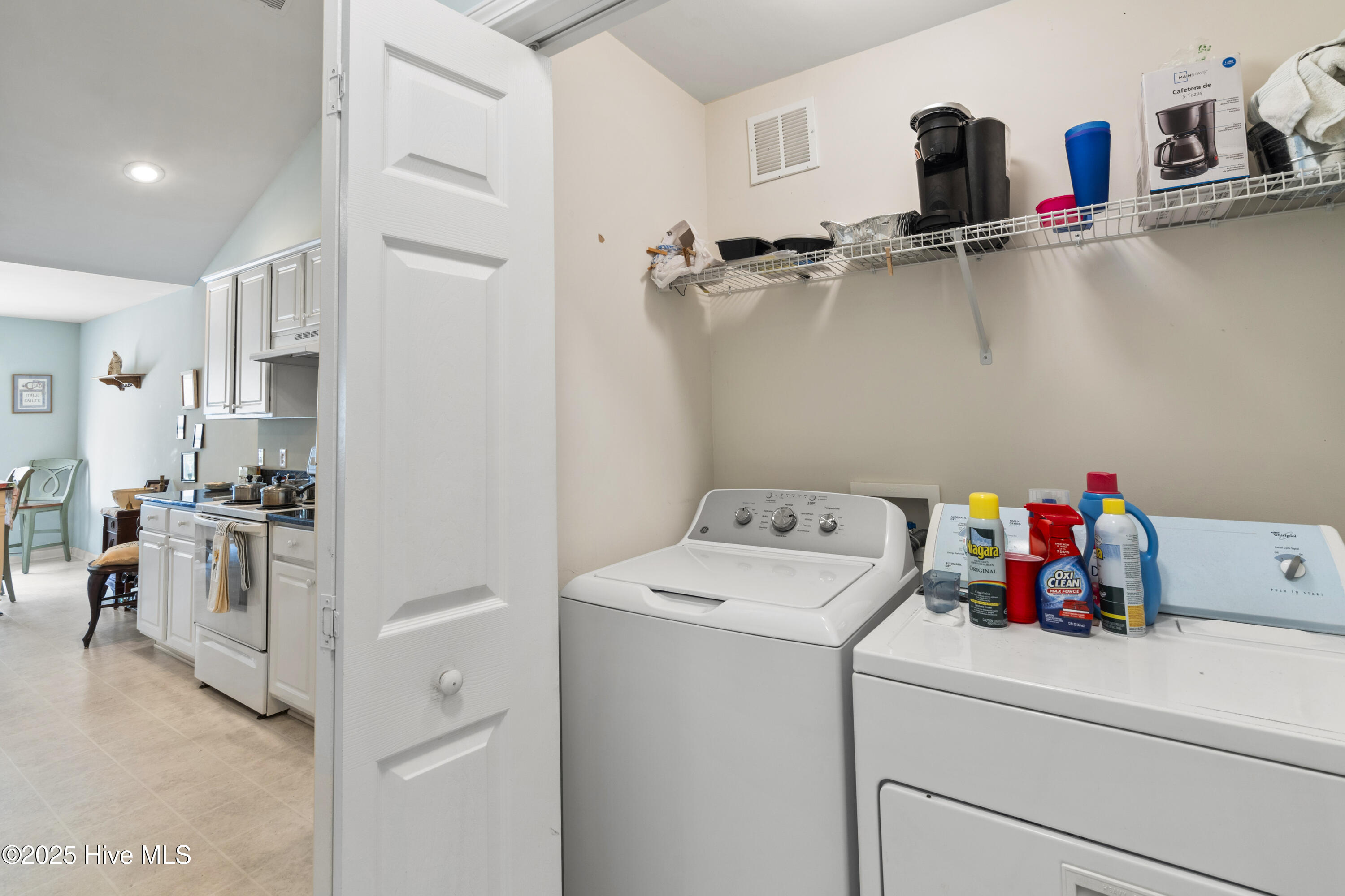 100521862 | Photo 35