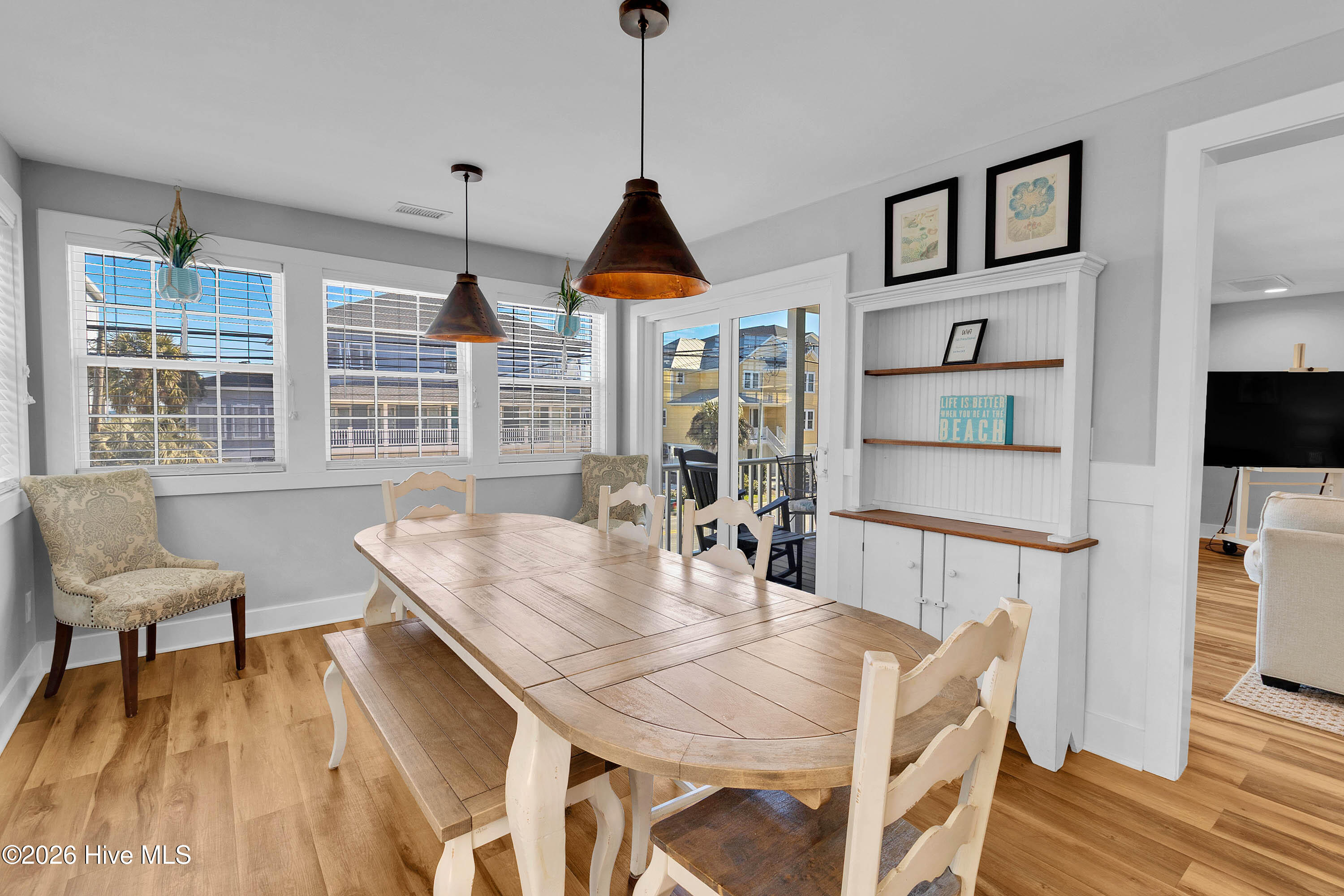 100550780 | Photo 37