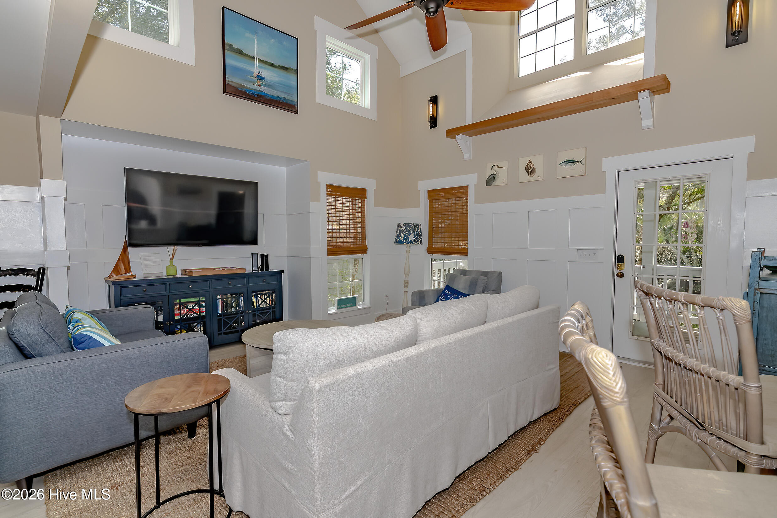 100557285 | Photo 10