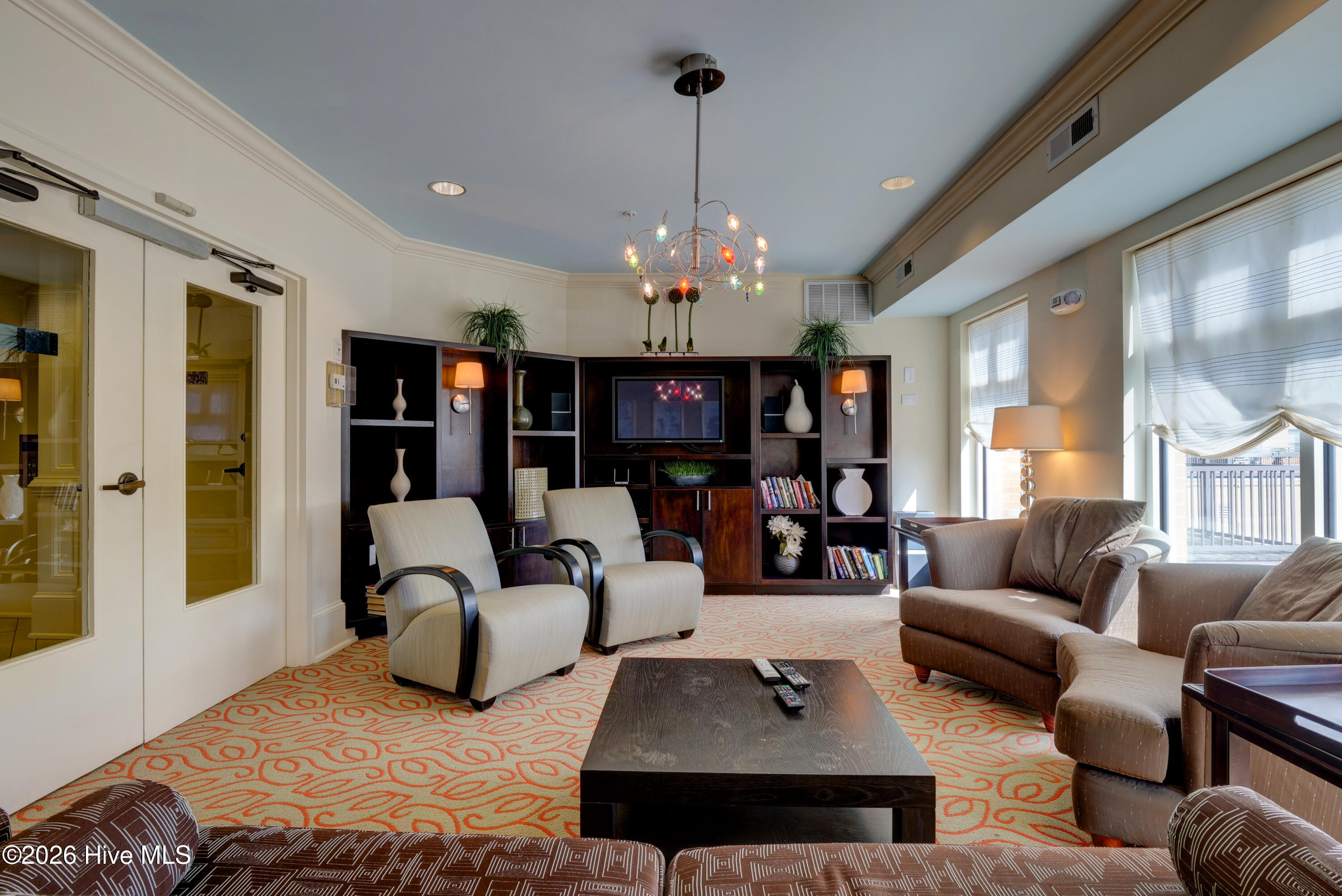 100558584 | Photo 27