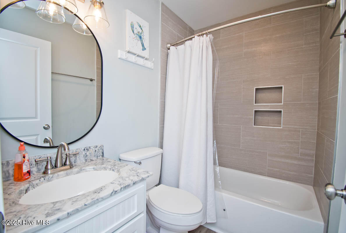 100528941 | Photo 19