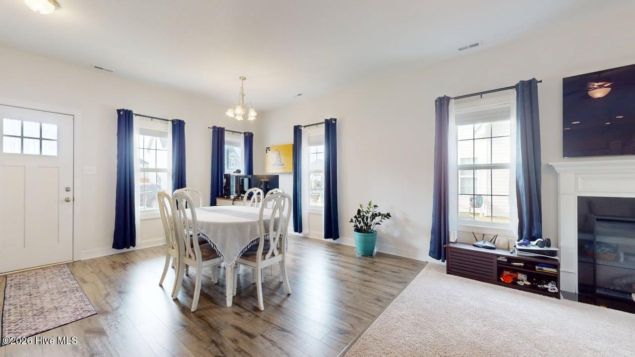 100559216 | Photo 11