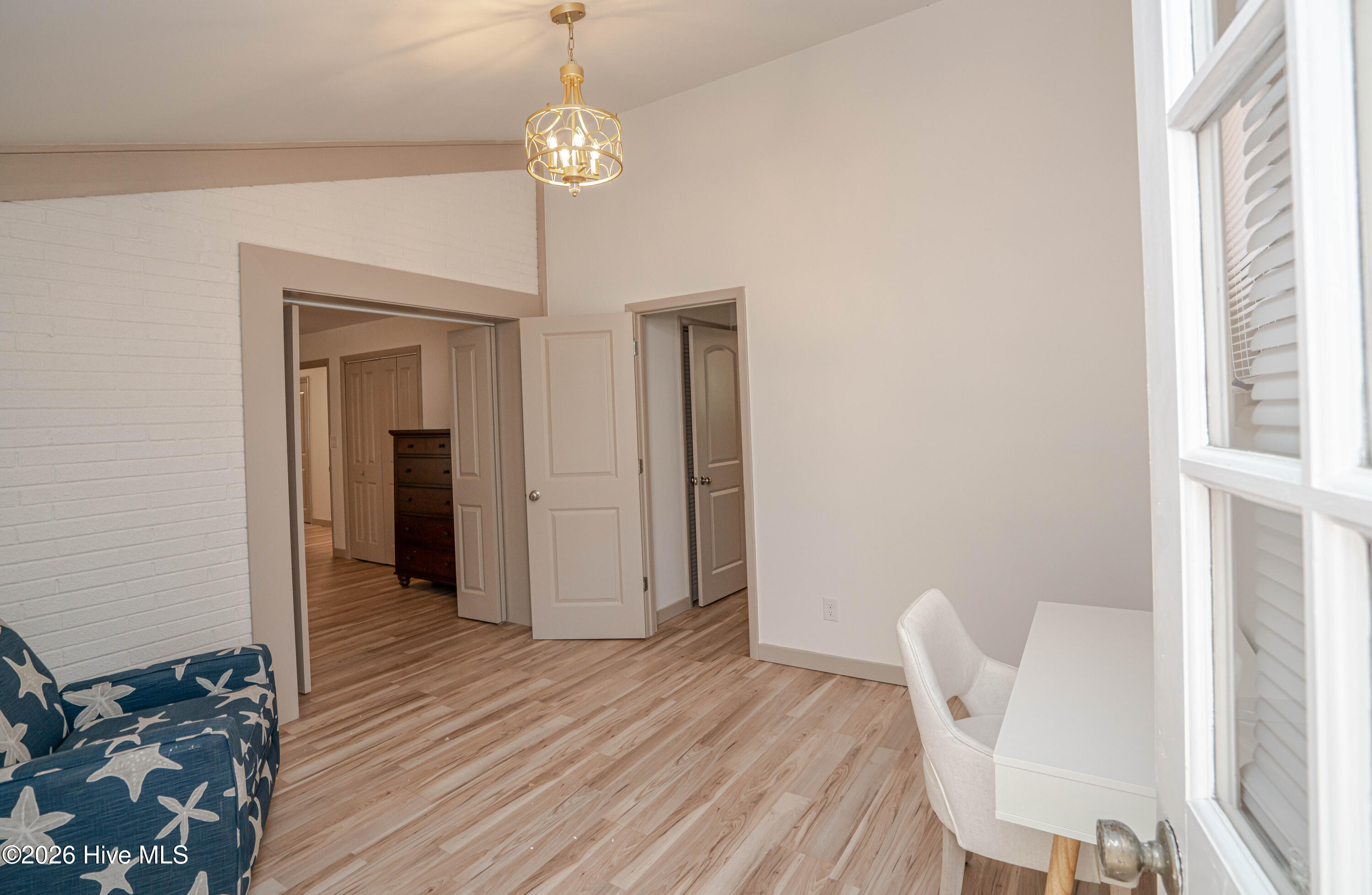 100567372 | Photo 50