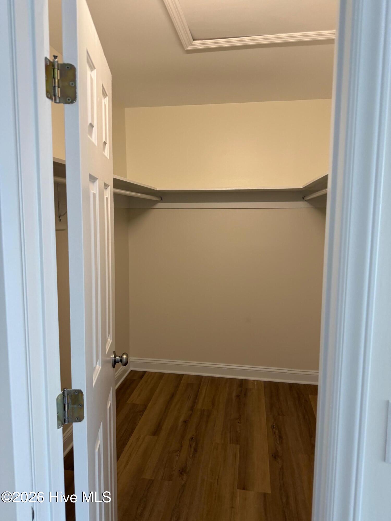 100568177 | Photo 44