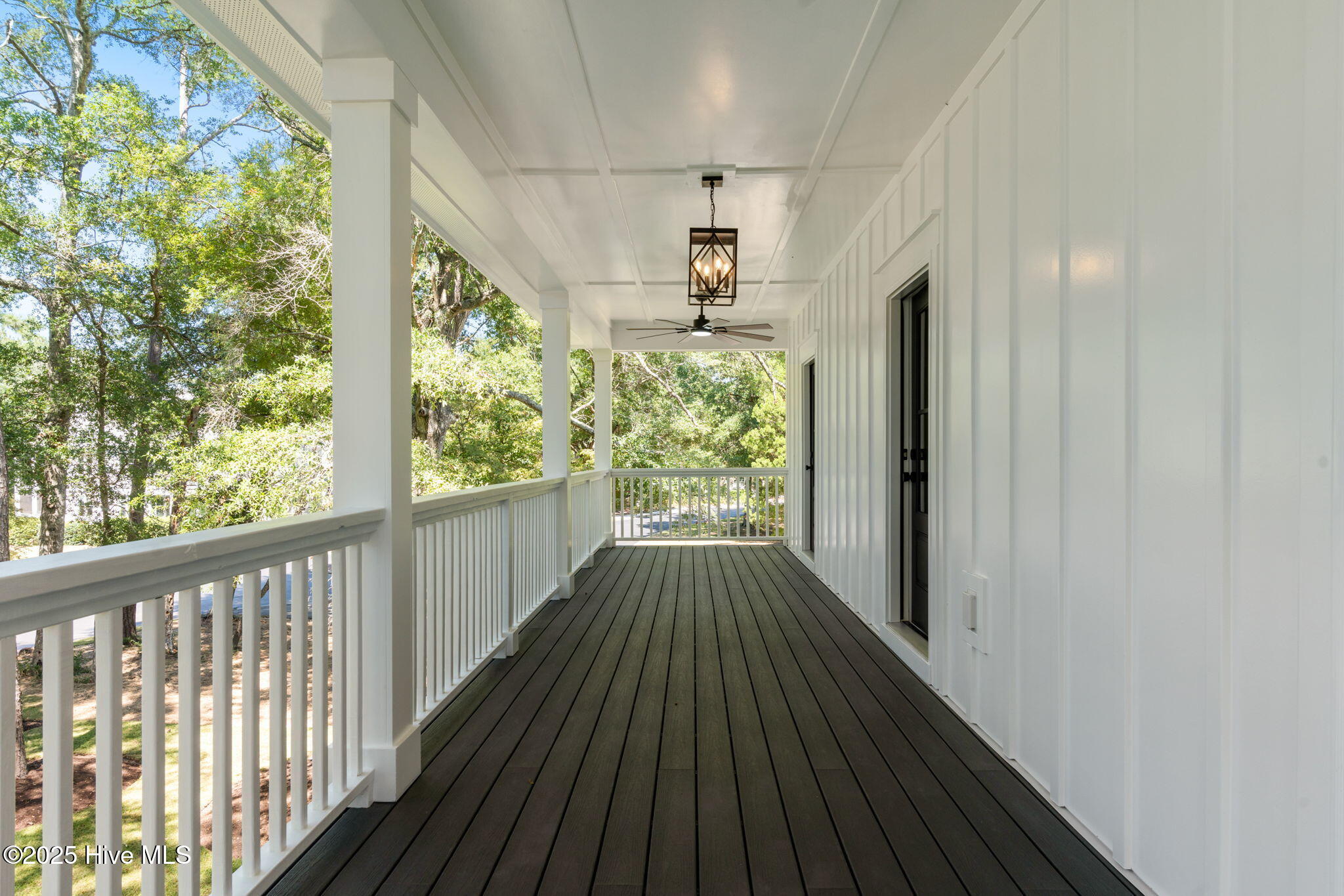 100529099 | Photo 38