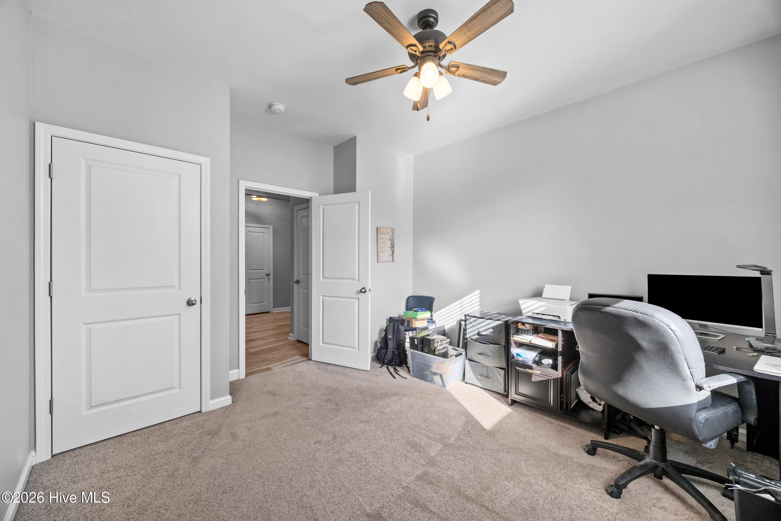 100561982 | Photo 15