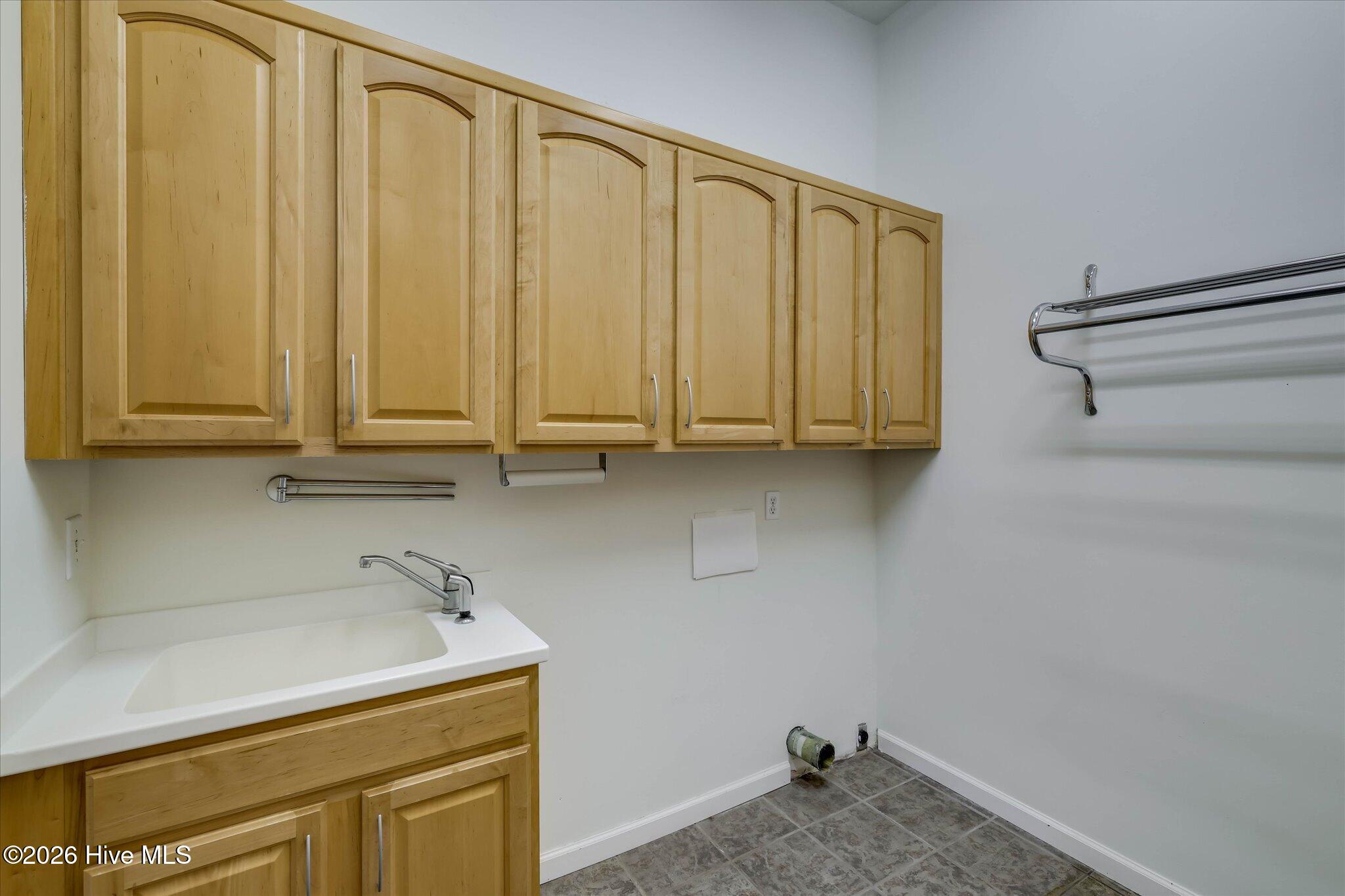 150 Fairfield St laundry