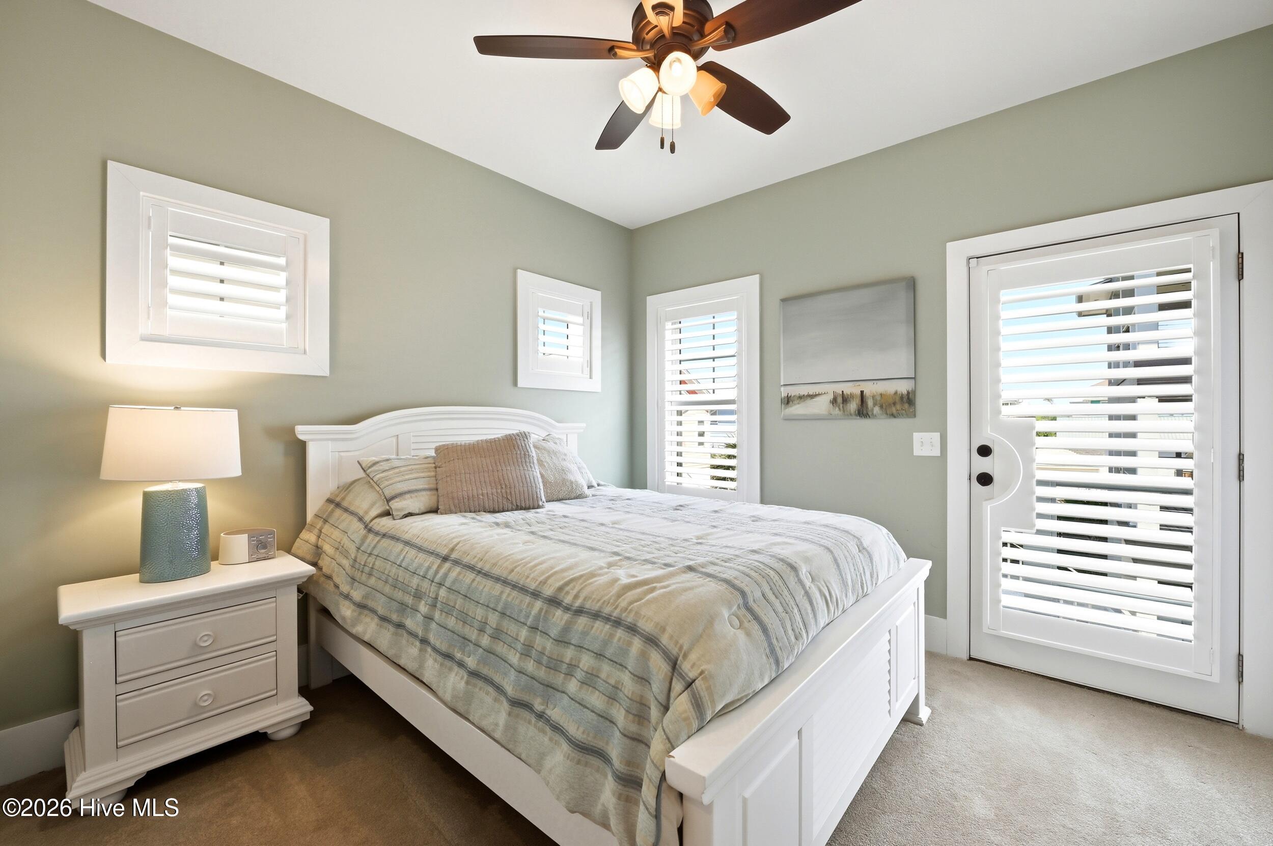 100568408 | Photo 23