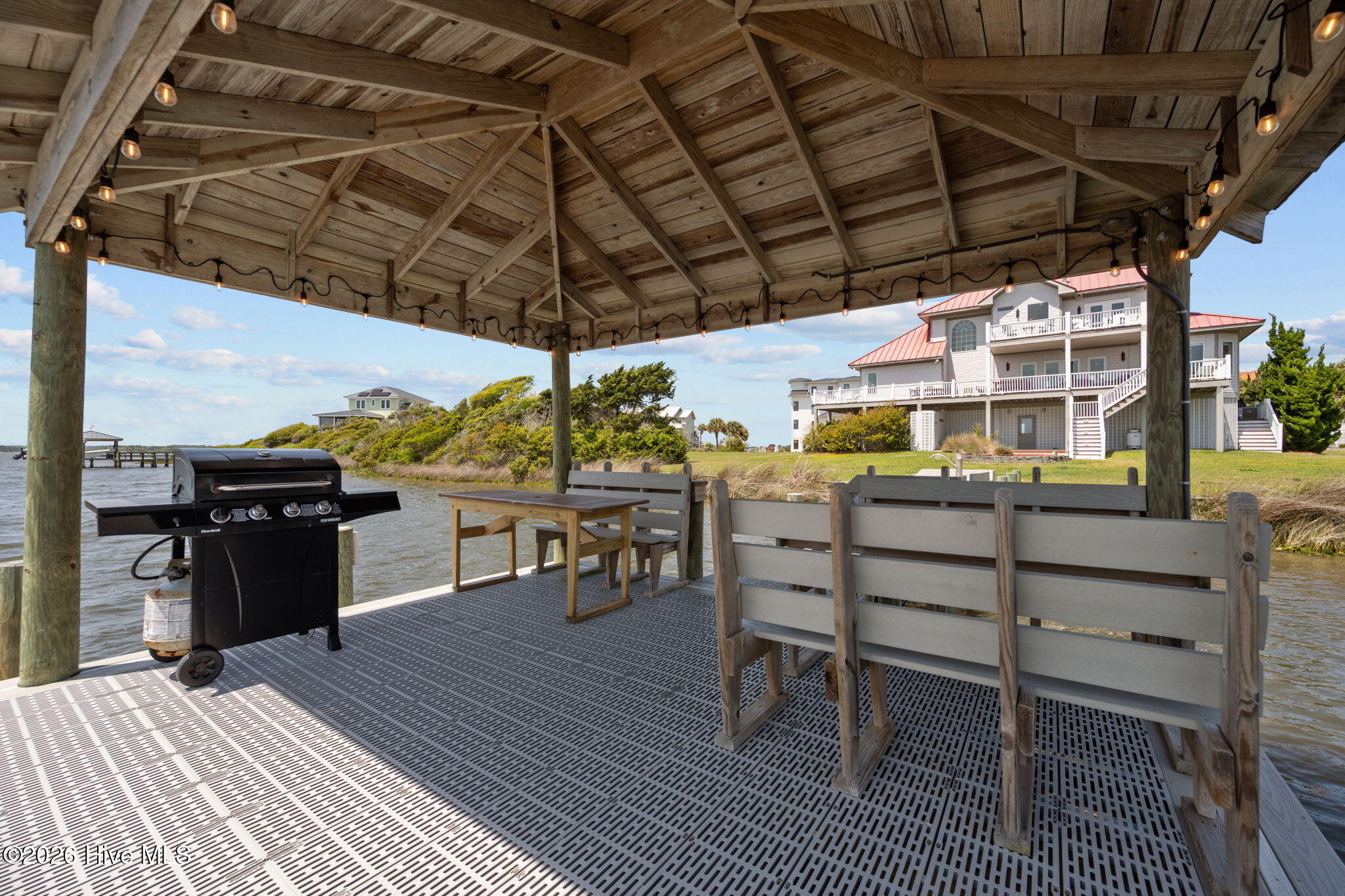 100568549 | Photo 60