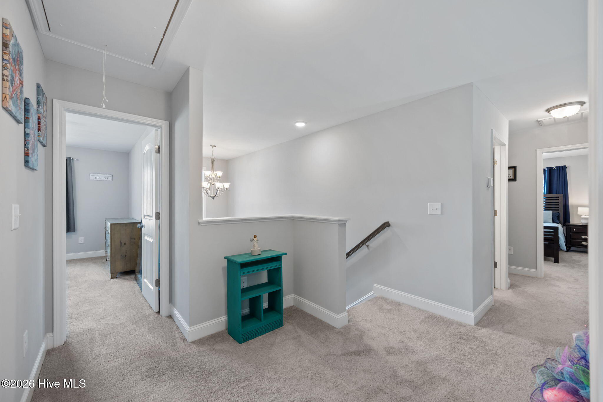 100561377 | Photo 27