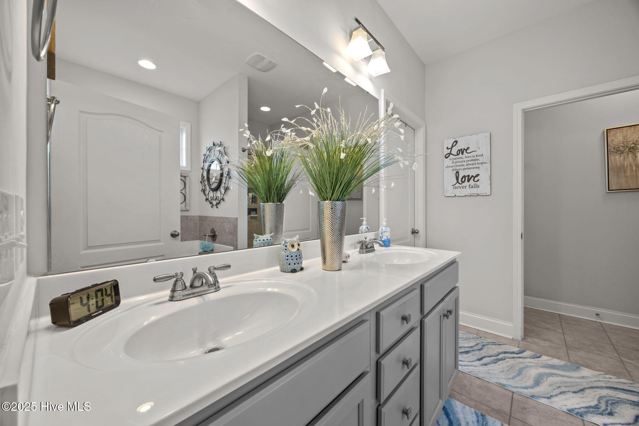 100544271 | Photo 43