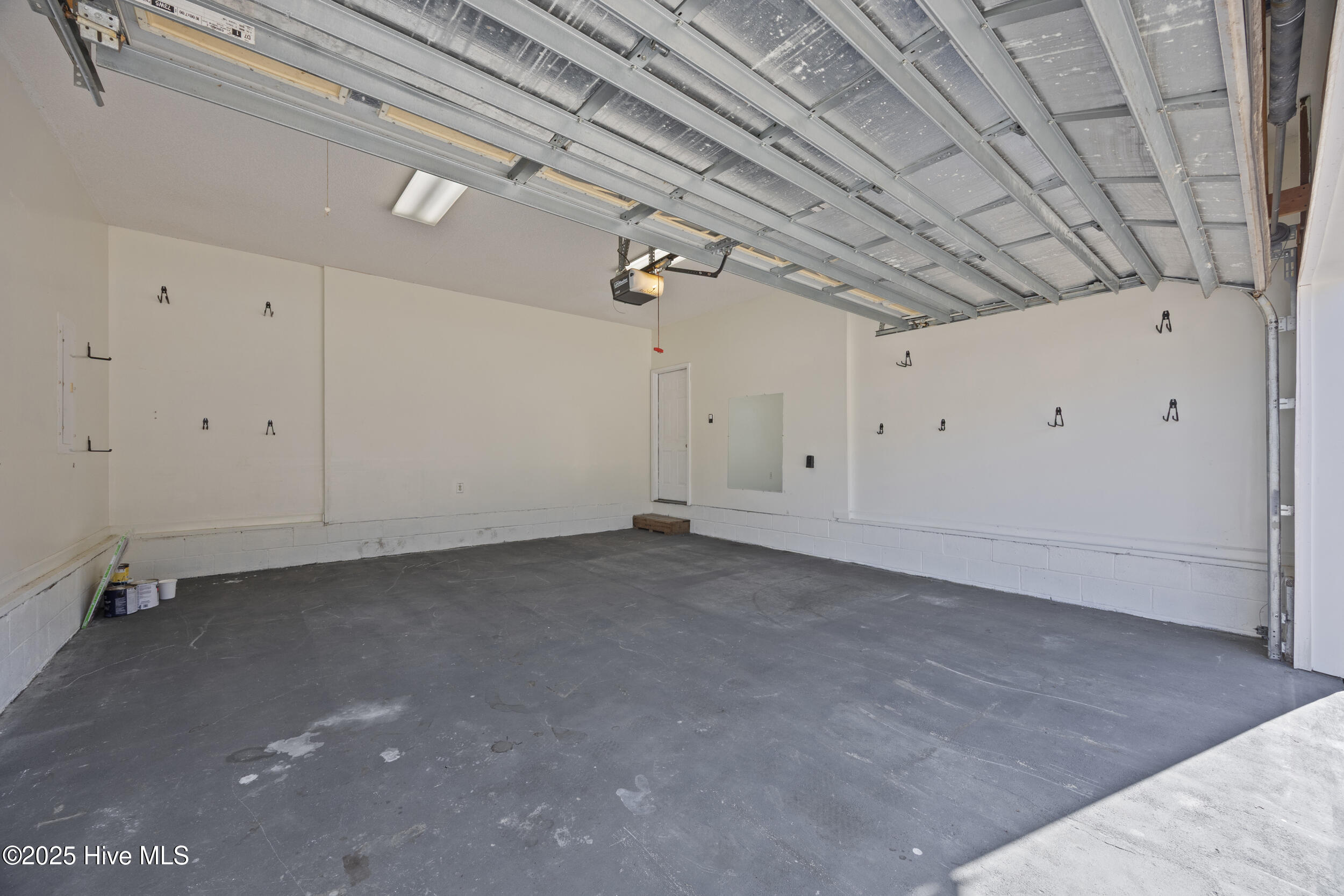 100545669 | Photo 45