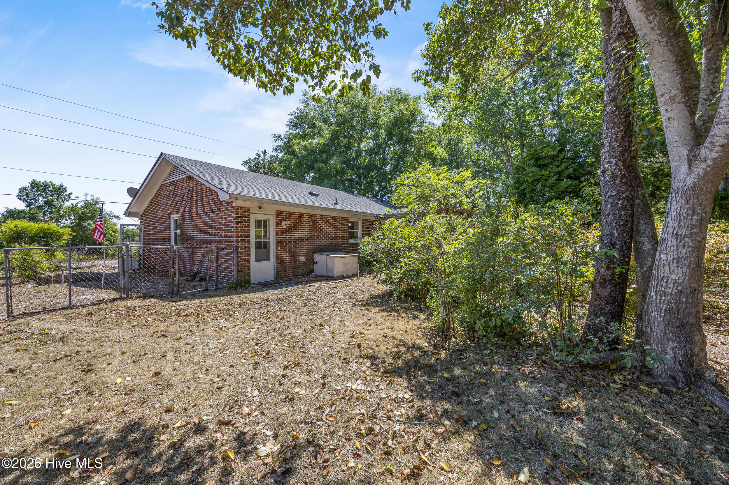 100569025 | Photo 39