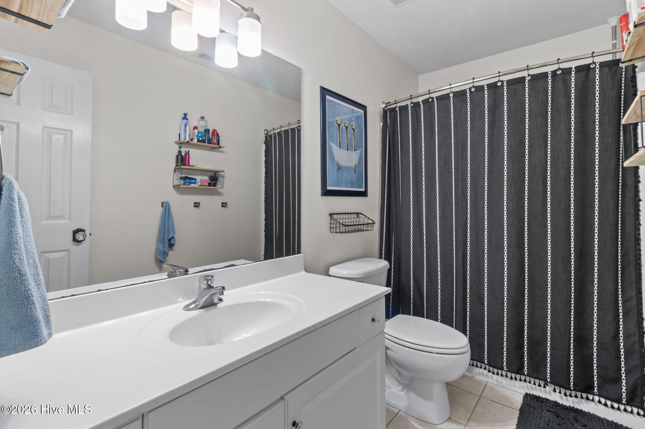 100561943 | Photo 32