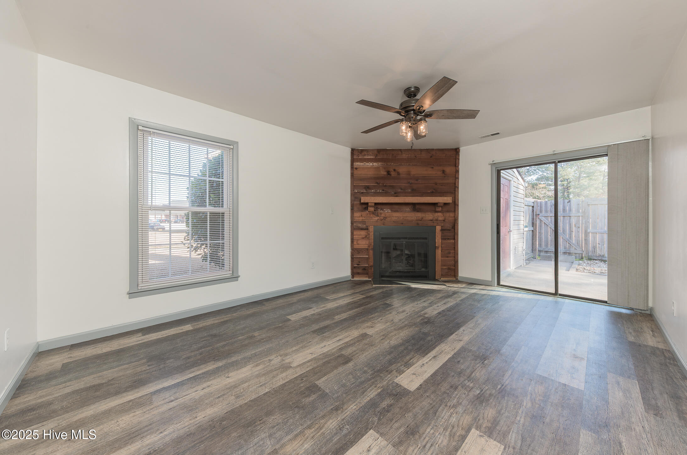 100546793 | Photo 13