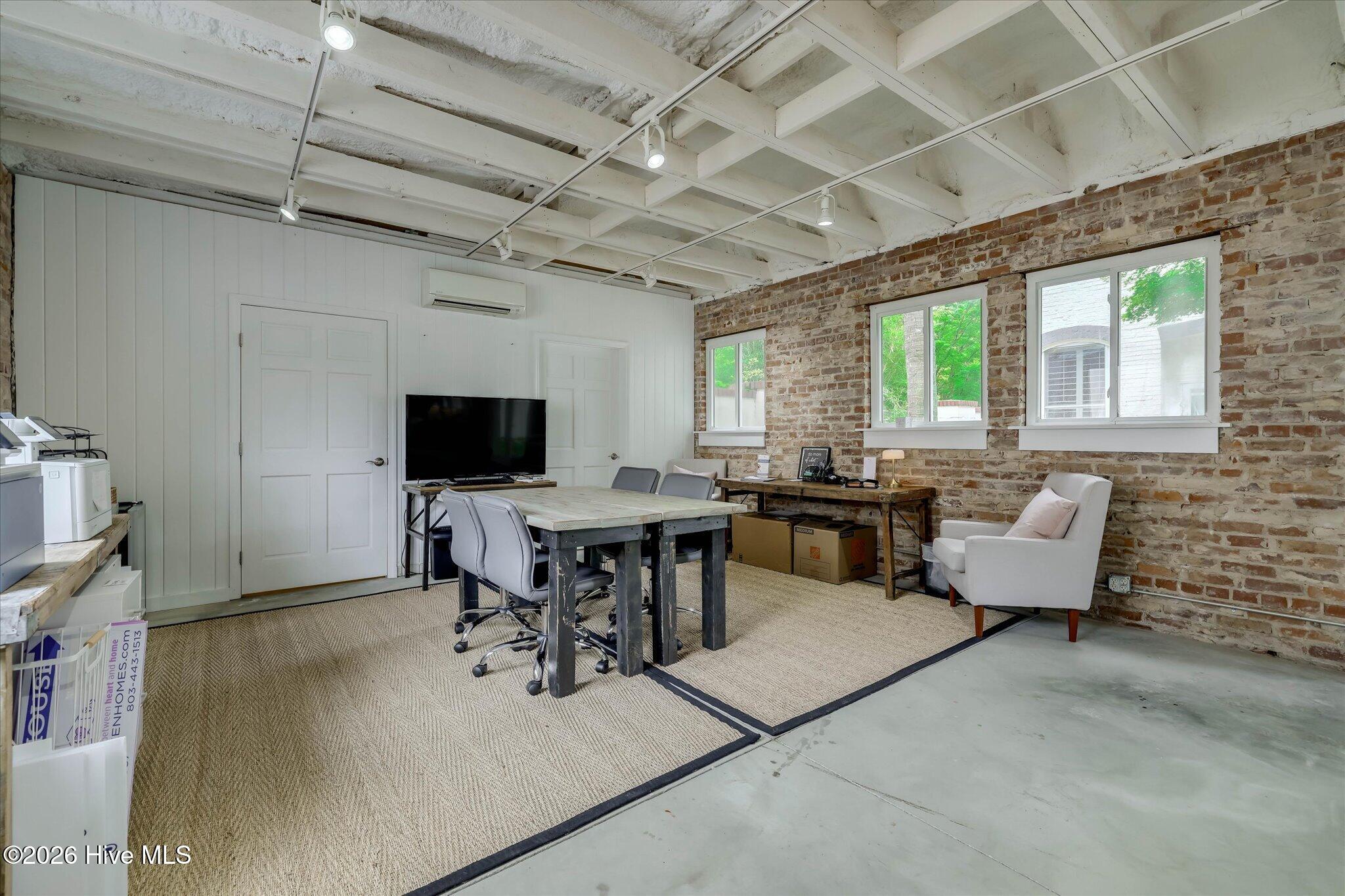 144 Fairfield office