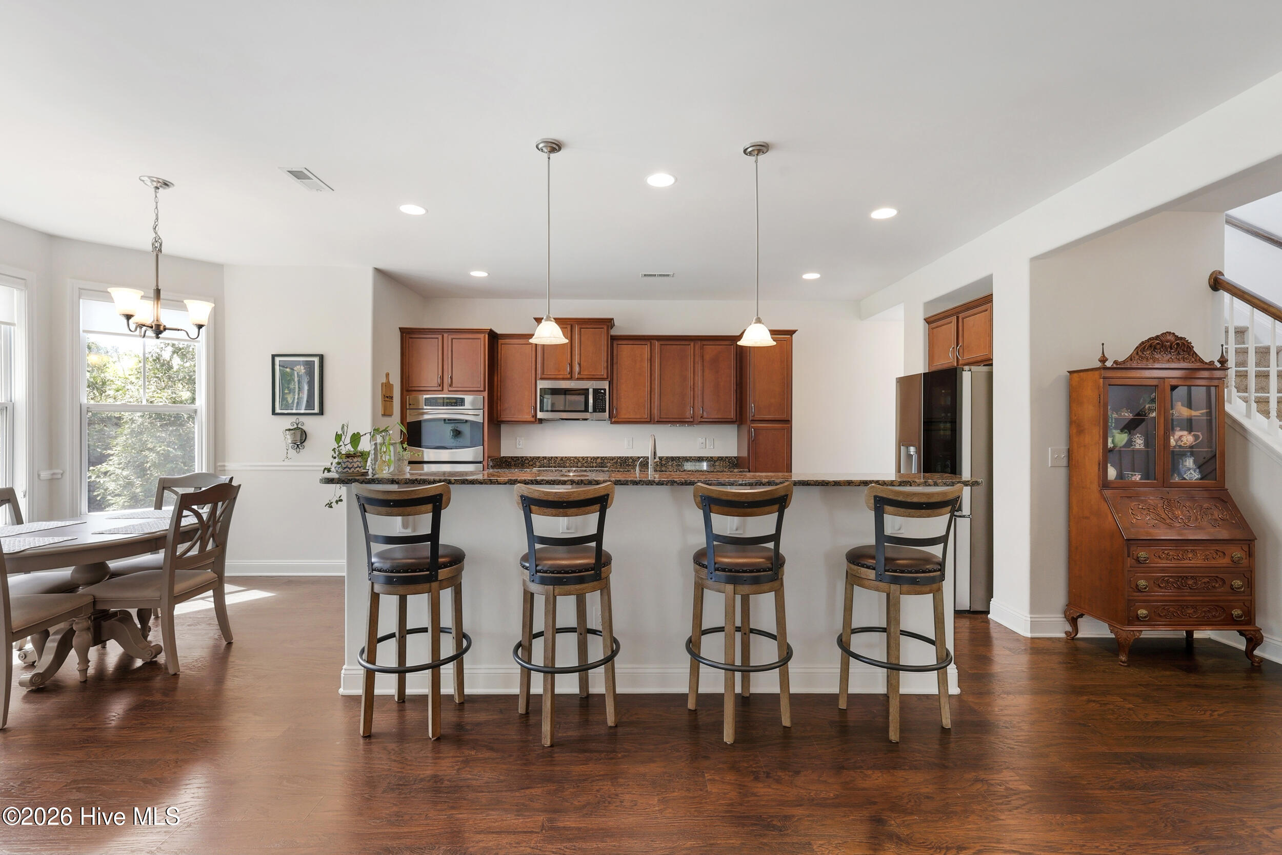 100565856 | Photo 11