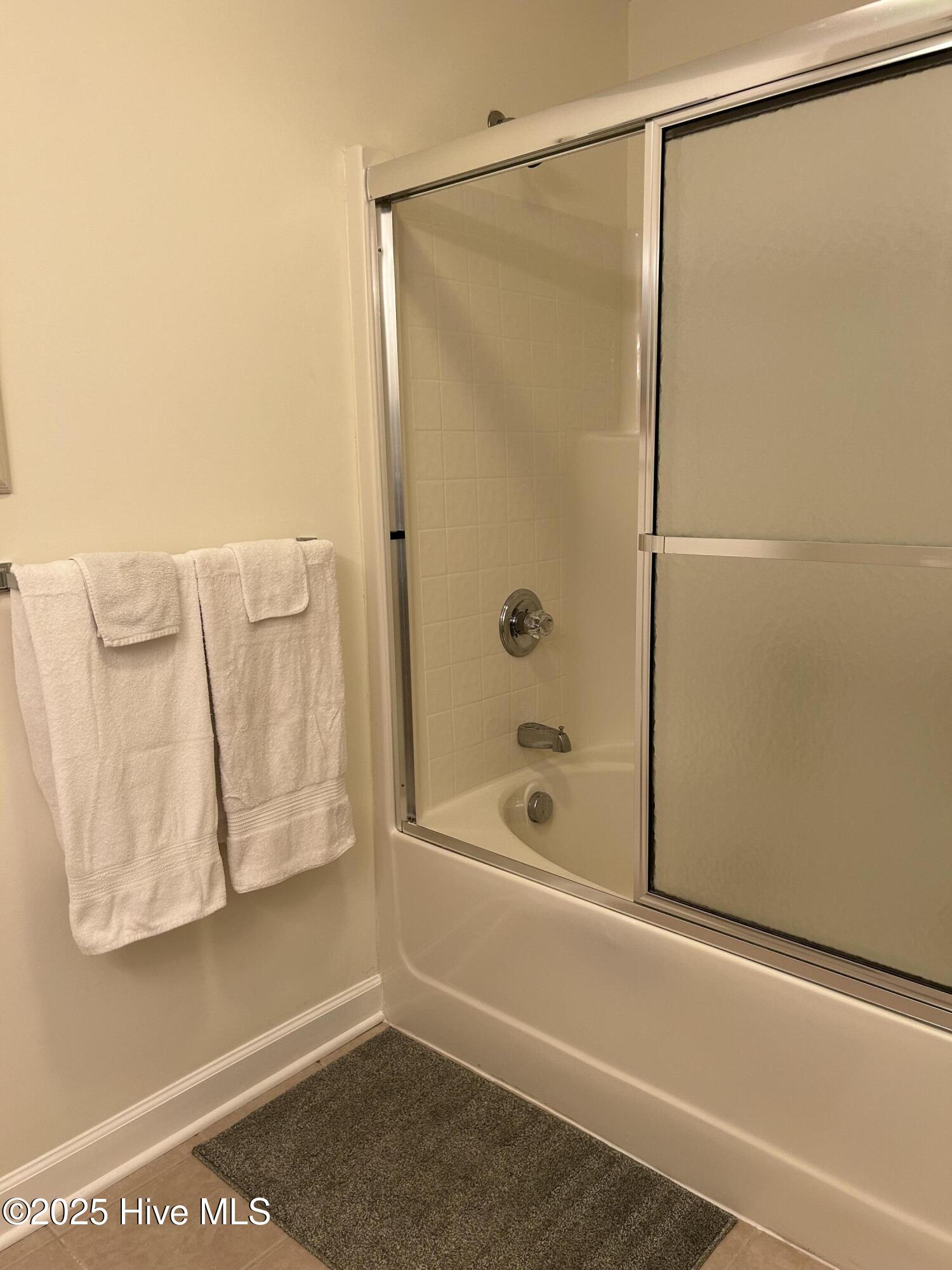 100538275 | Photo 25