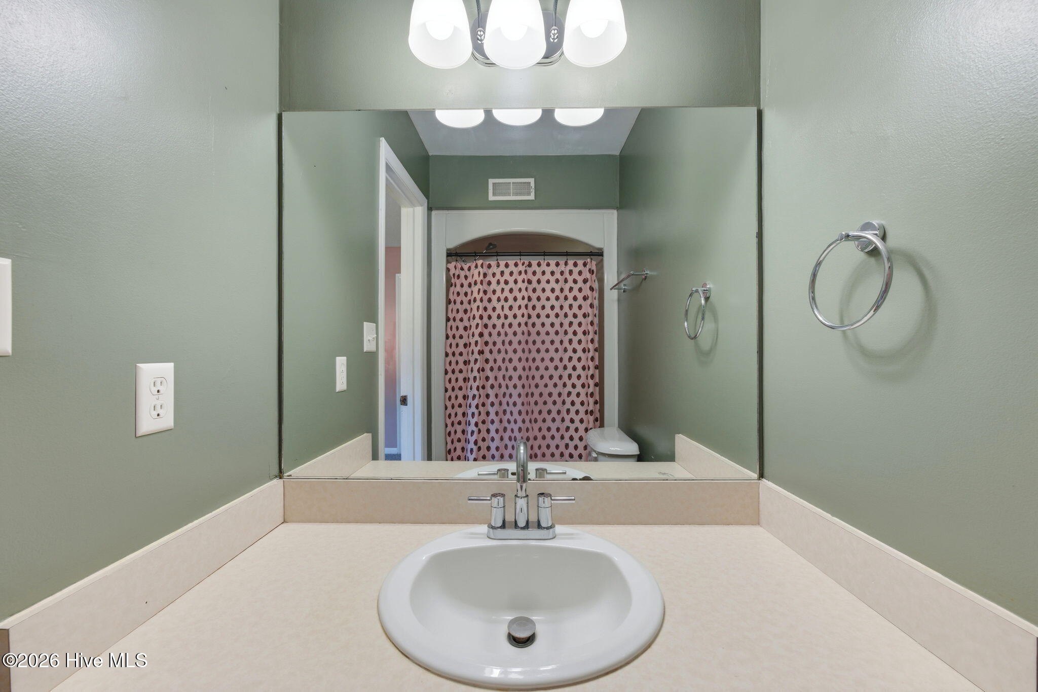 2nd Bedroom Bath