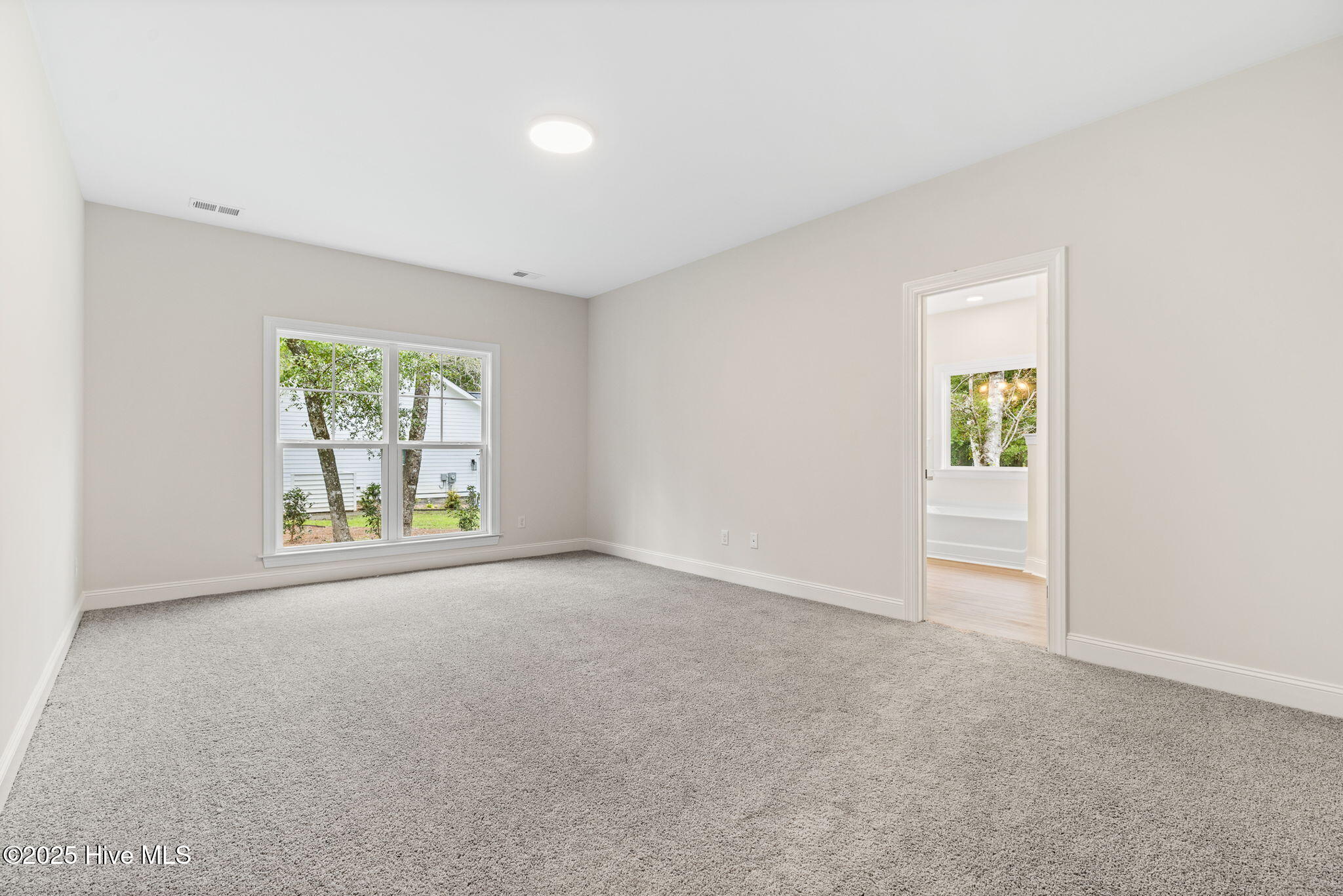 100513726 | Photo 28