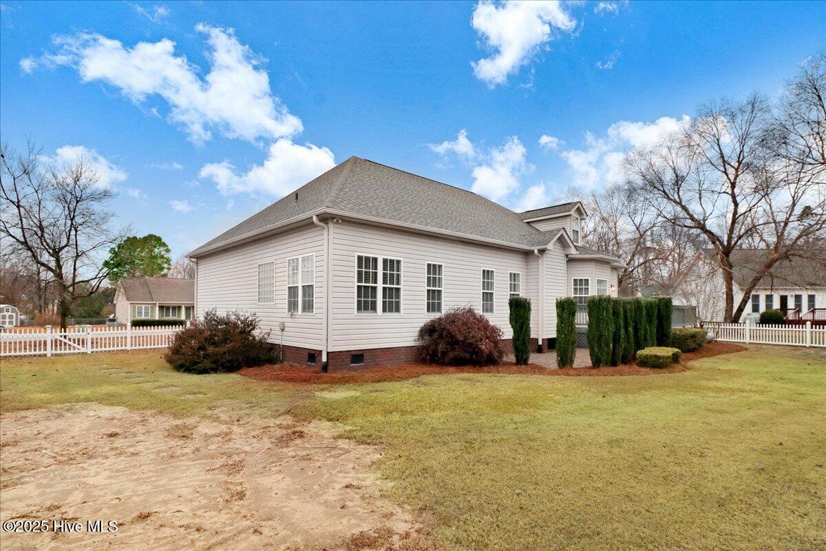 06-205 Carlyle Cir-6