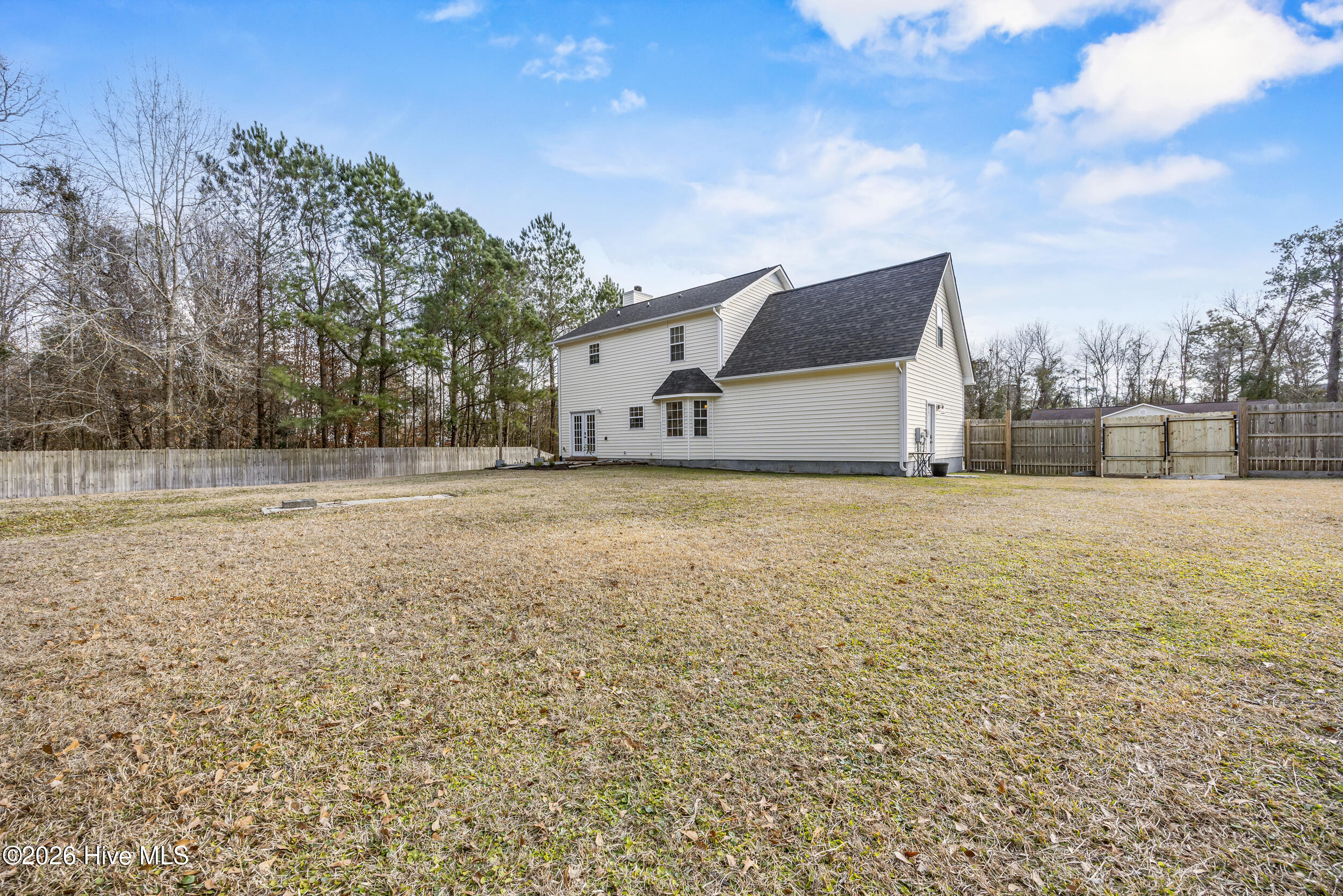 100547983 | Photo 38